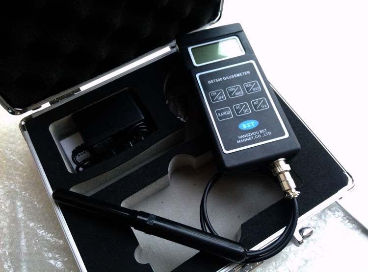 BST600 gaussmeter kit with Hall probe, case and 9V battery