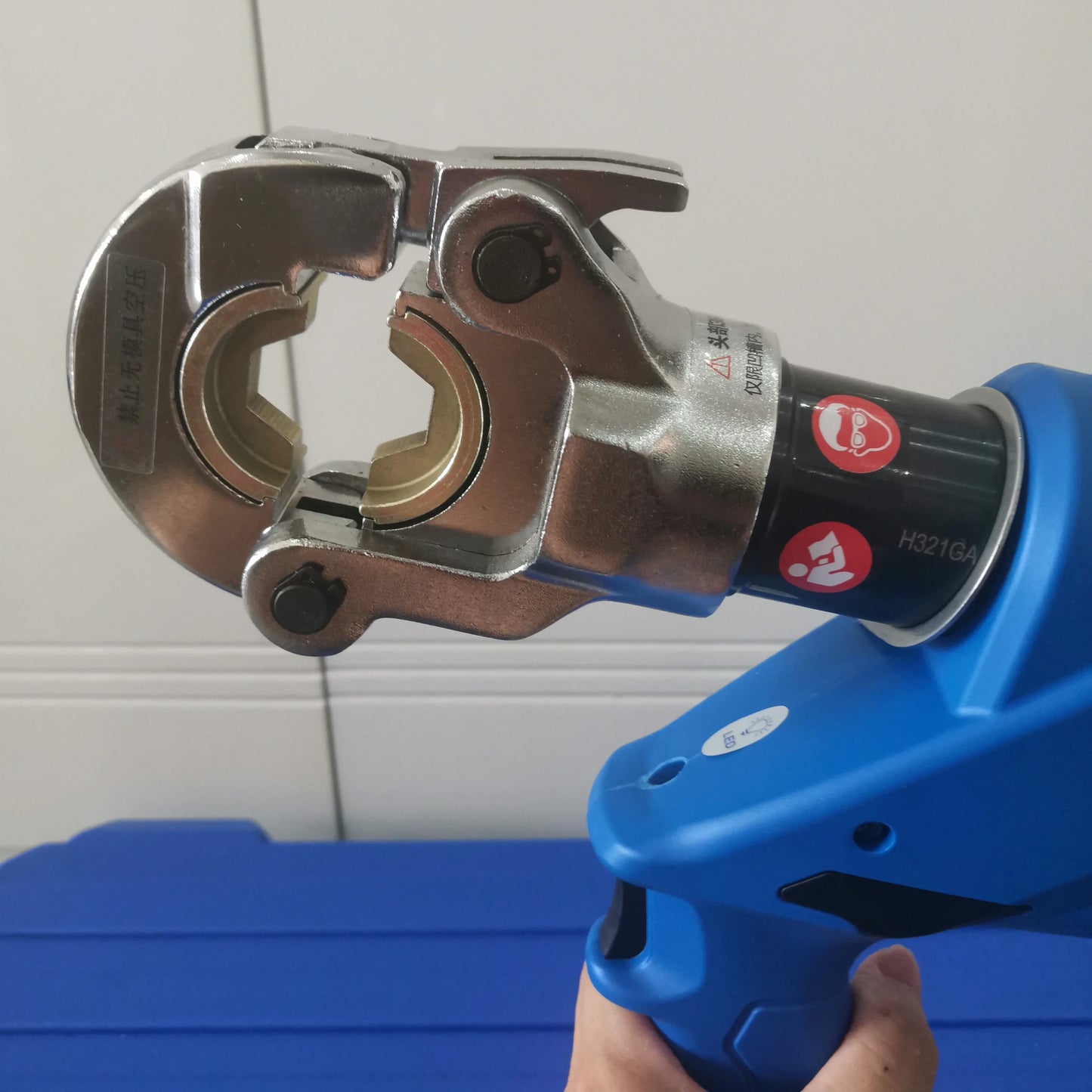 HL300 Electric Hydraulic Crimping Tool | Battery Powered Cable Crimper Pliers 10–300mm² product image 4
