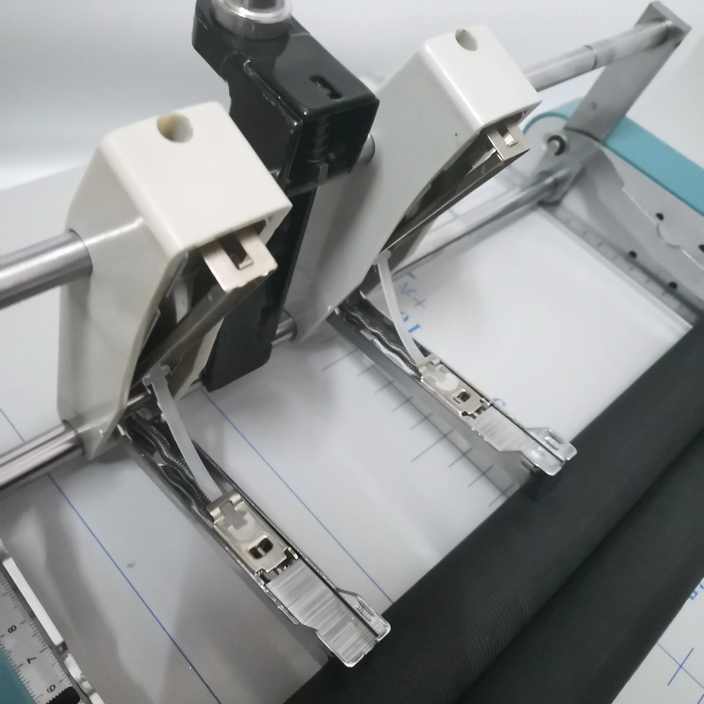Lens Stress Tester for Finished Glasses - Fast, Accurate, LED Light Source, Easy-to-Use product detail image 6
