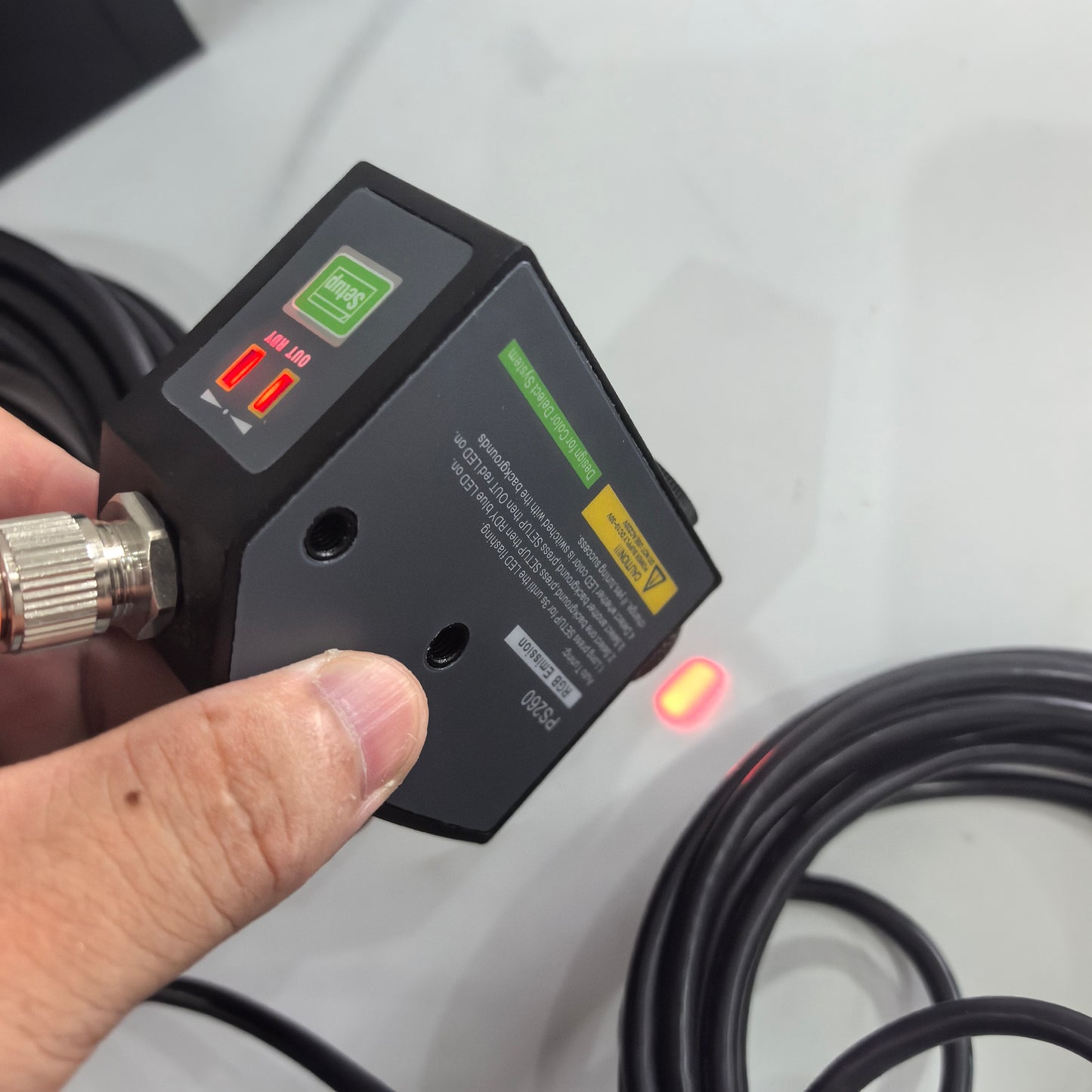 PS260 color mark sensor LED output indicator and cable connector