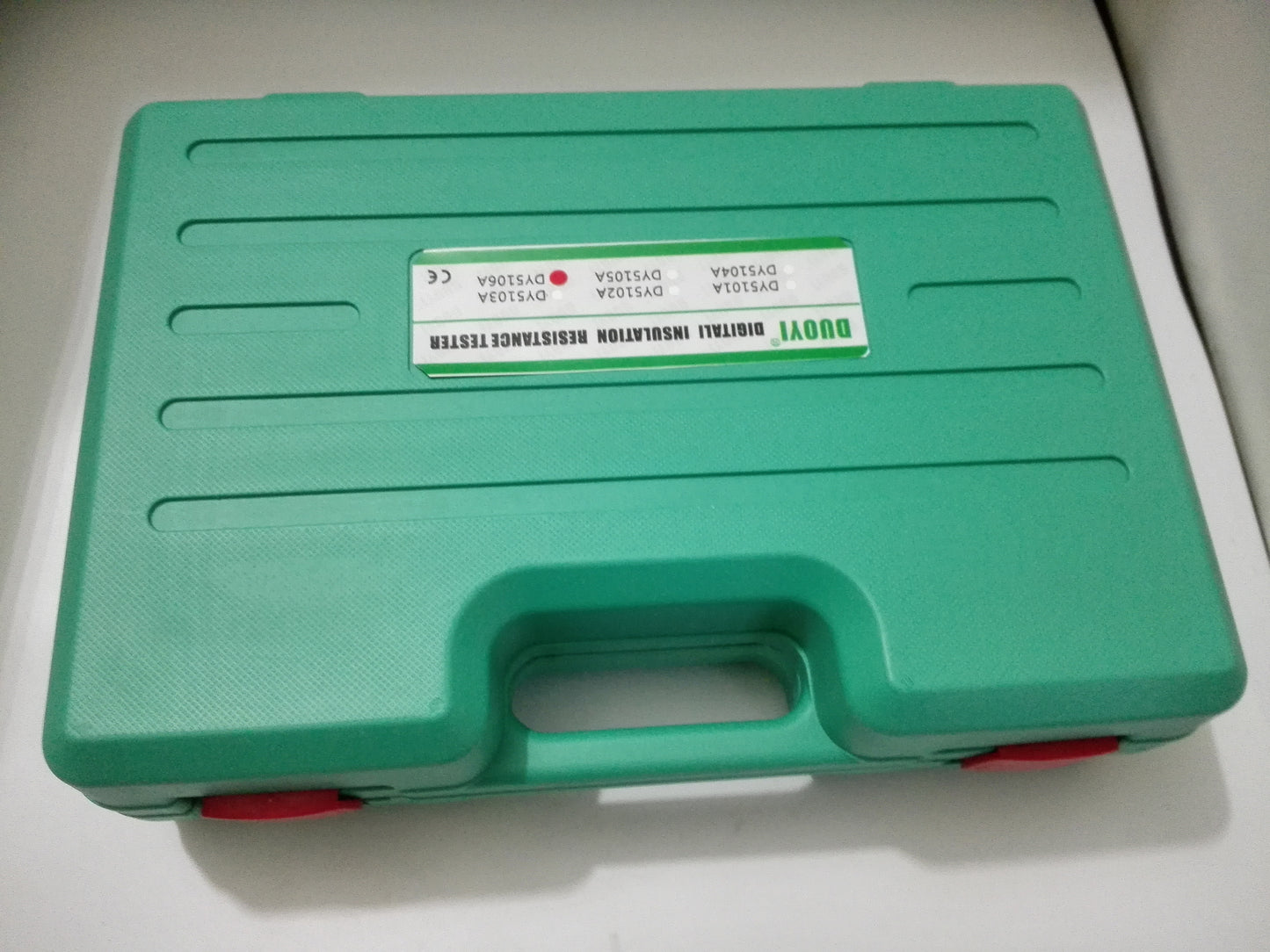 DY5106A digital megohmmeter ports and selector dial for insulation testing