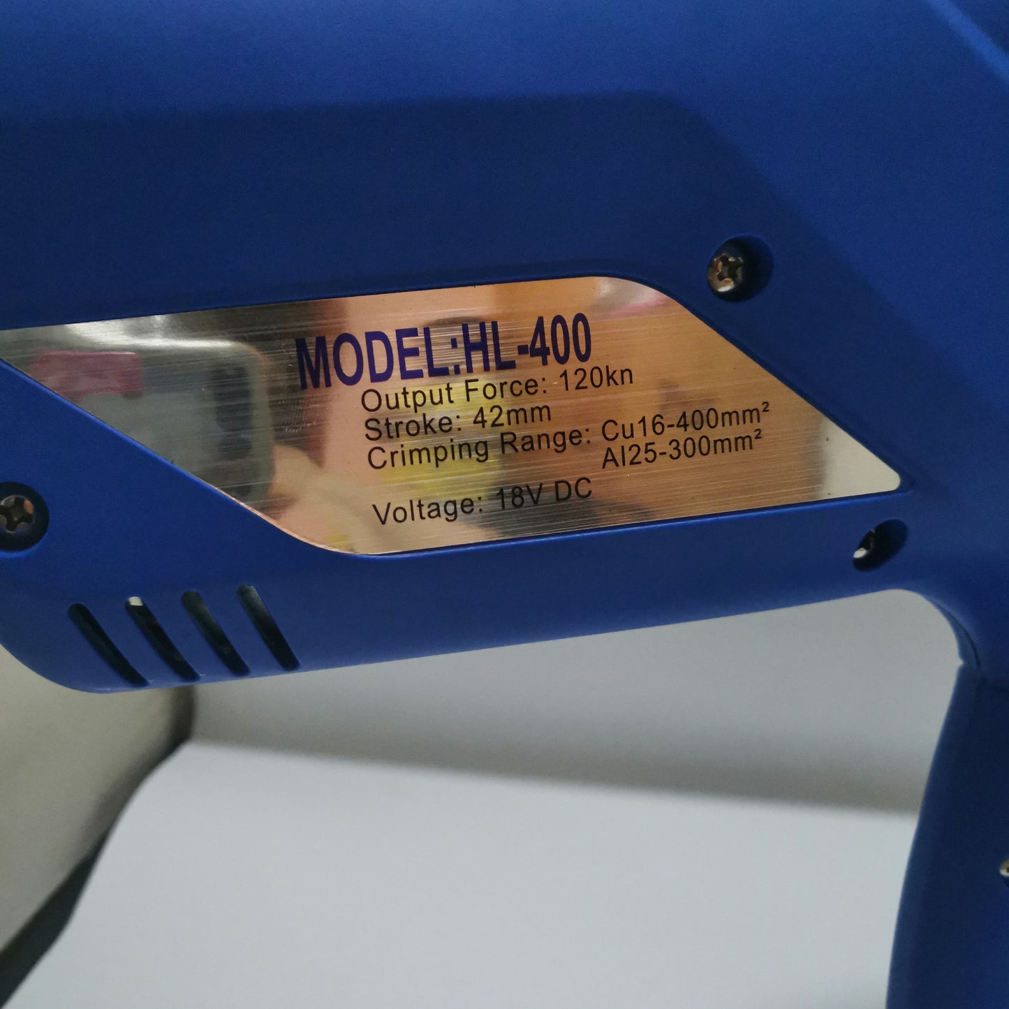 HL-400 tool label showing 120 kN force and Cu 16-400 mm2 range