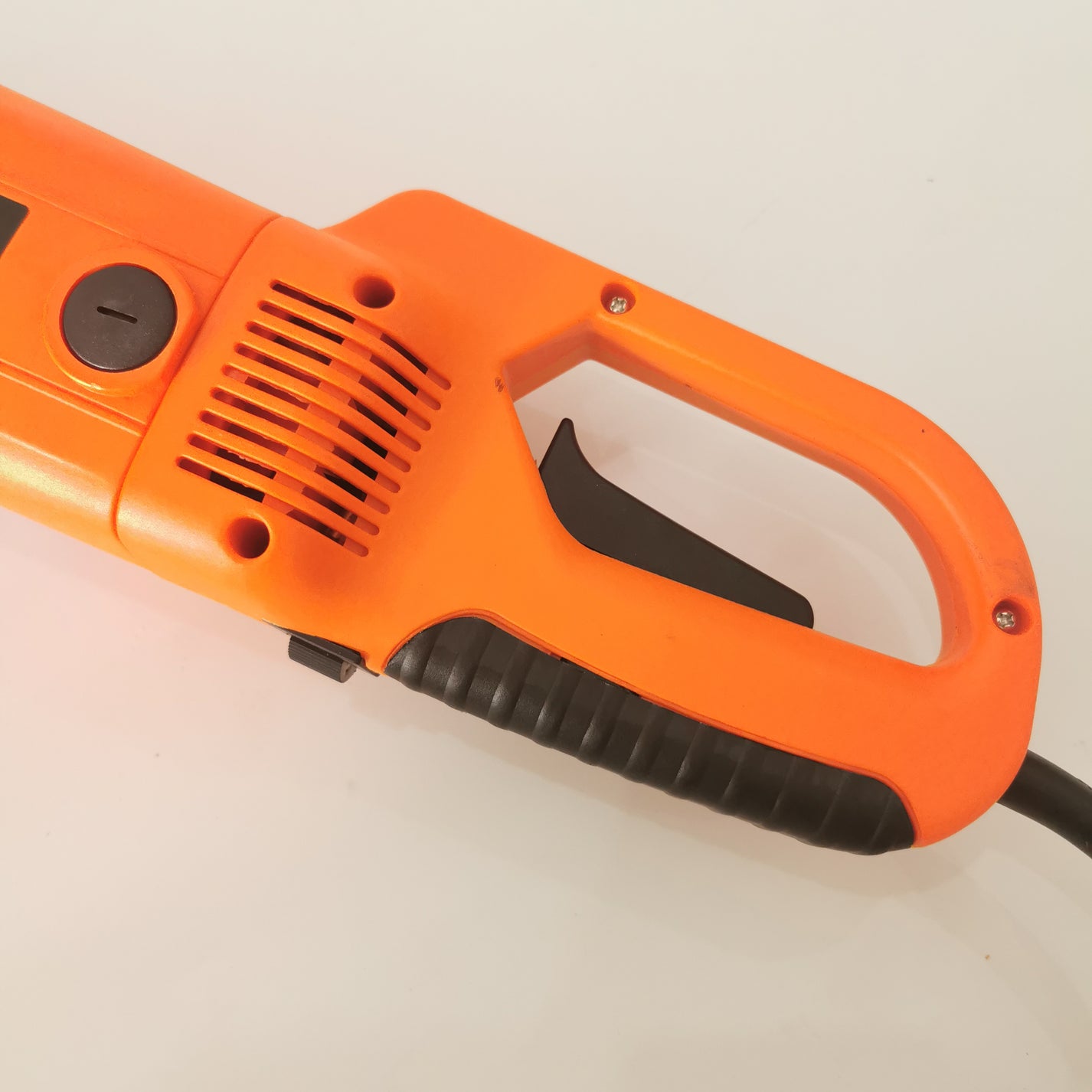 Electric pipe threader handle and trigger control detail