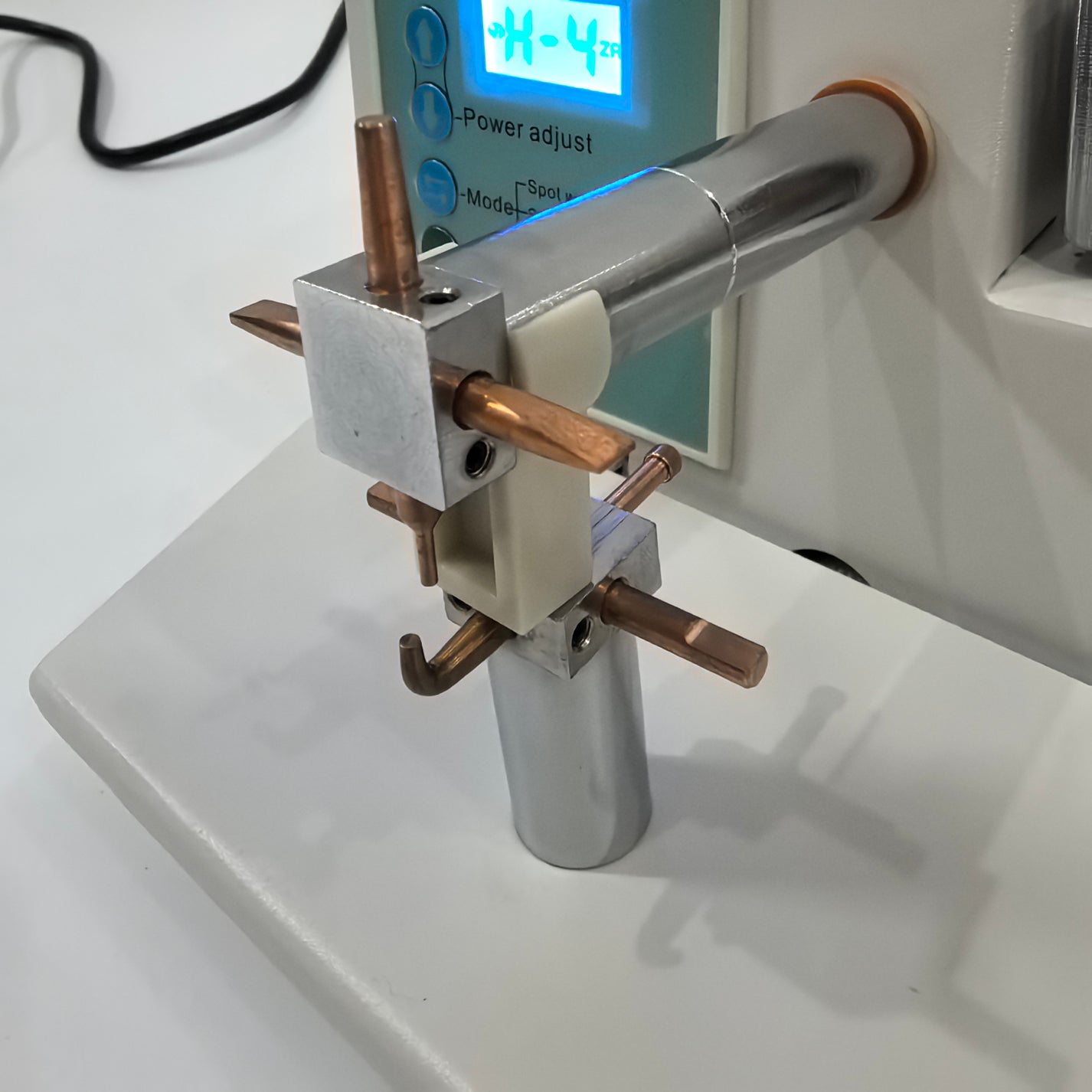 HL-WD III dental spot welder rotating electrode holder close up