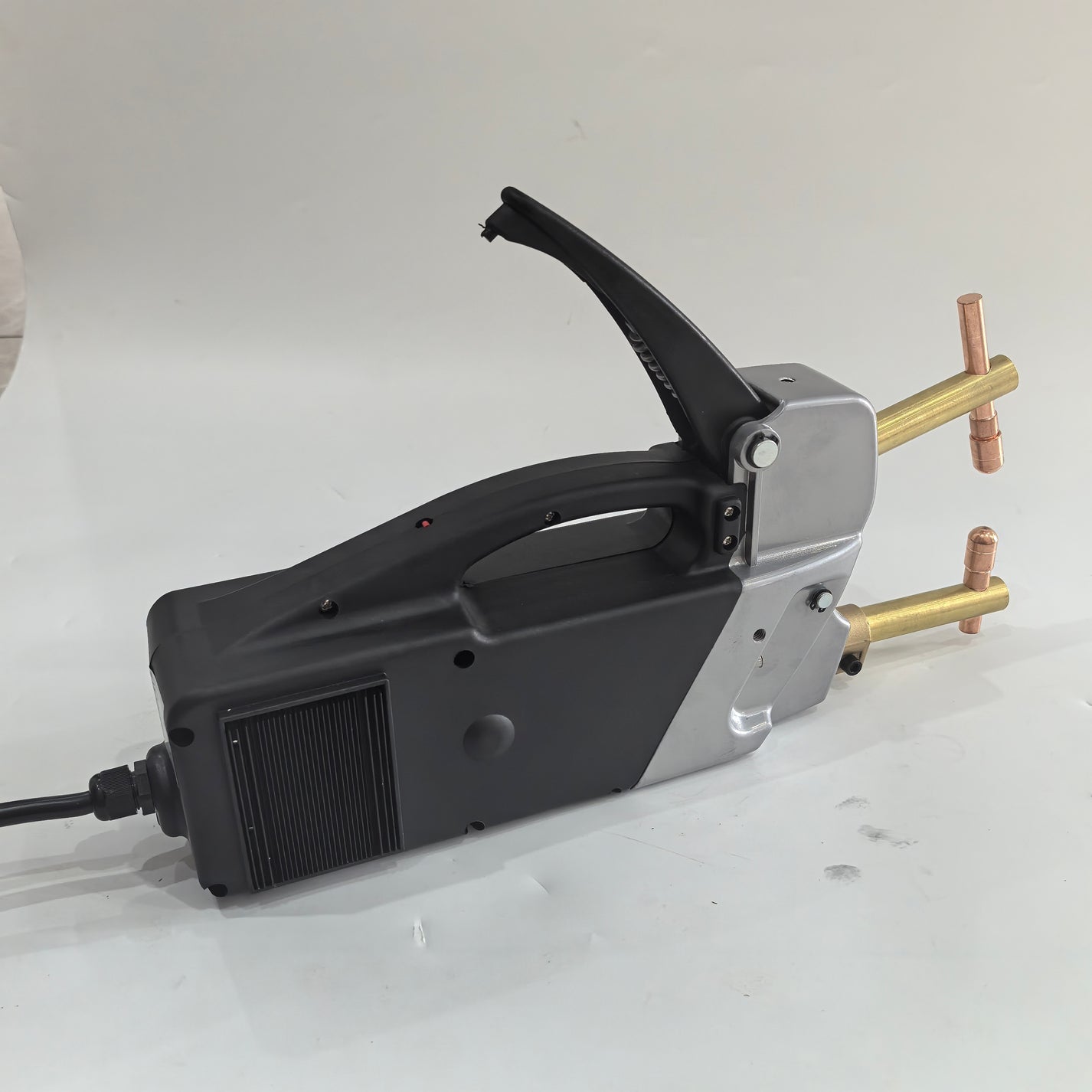 Double-sided spot welder version detail
