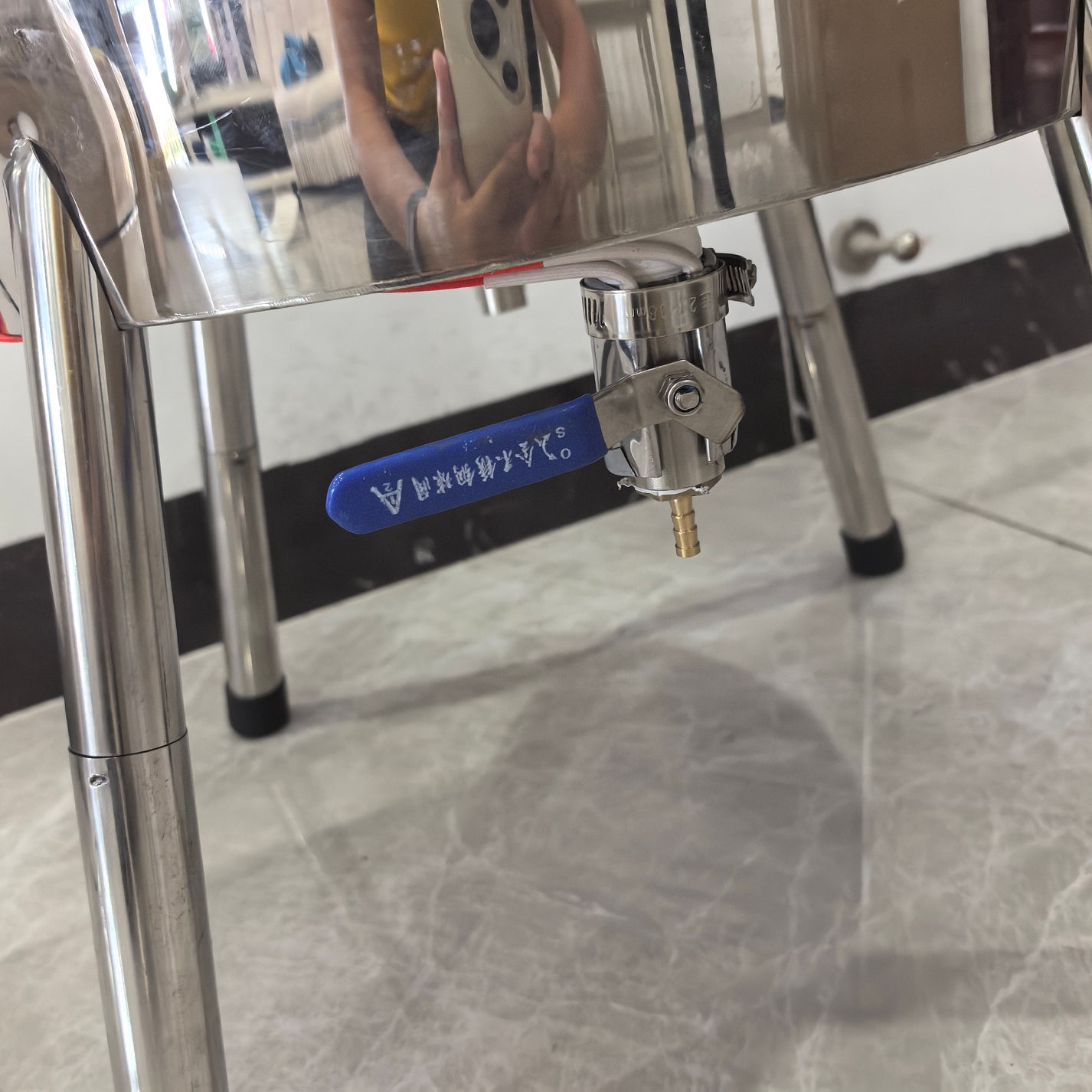 30L liquid and paste filling machine bottom outlet valve detail