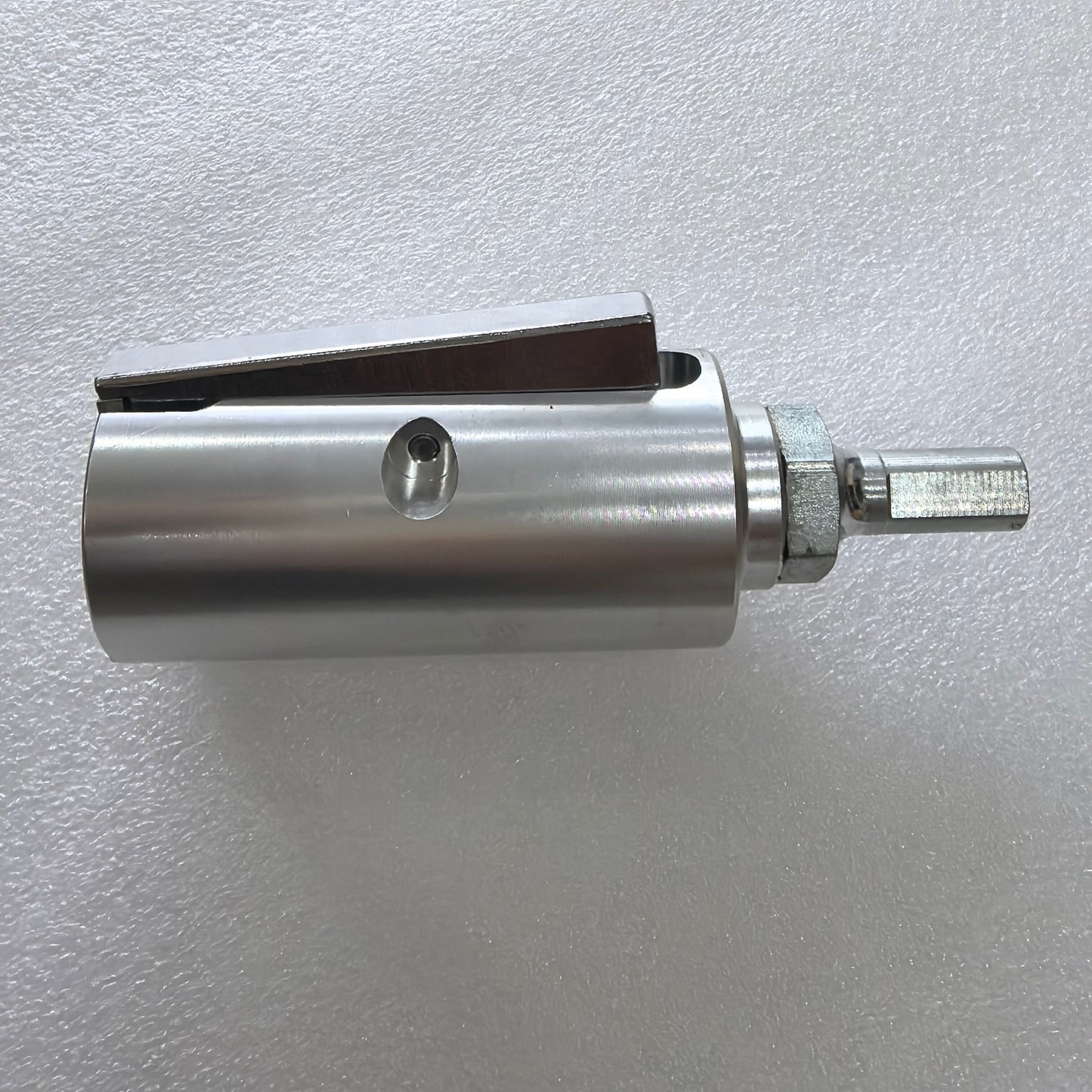 Electric pipe scraper drill drive and sleeve cutter for PE gas pipe prep