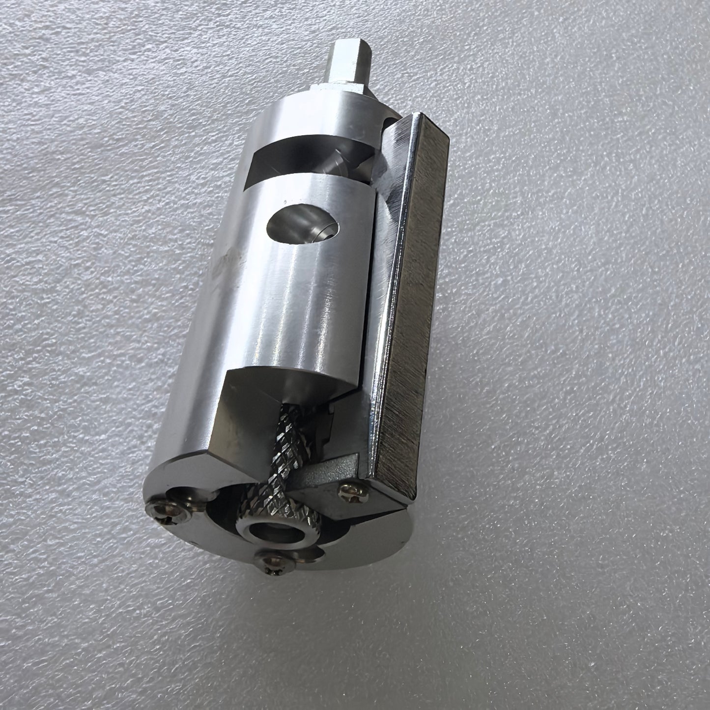 Sleeve type PE pipe scraper tool for plastic pipe welding preparation