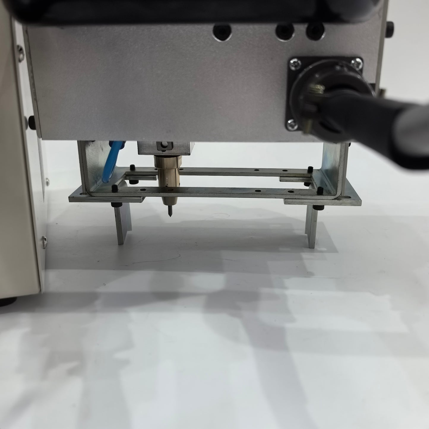 Handheld dot peen marking head for chassis VIN and serial number marking