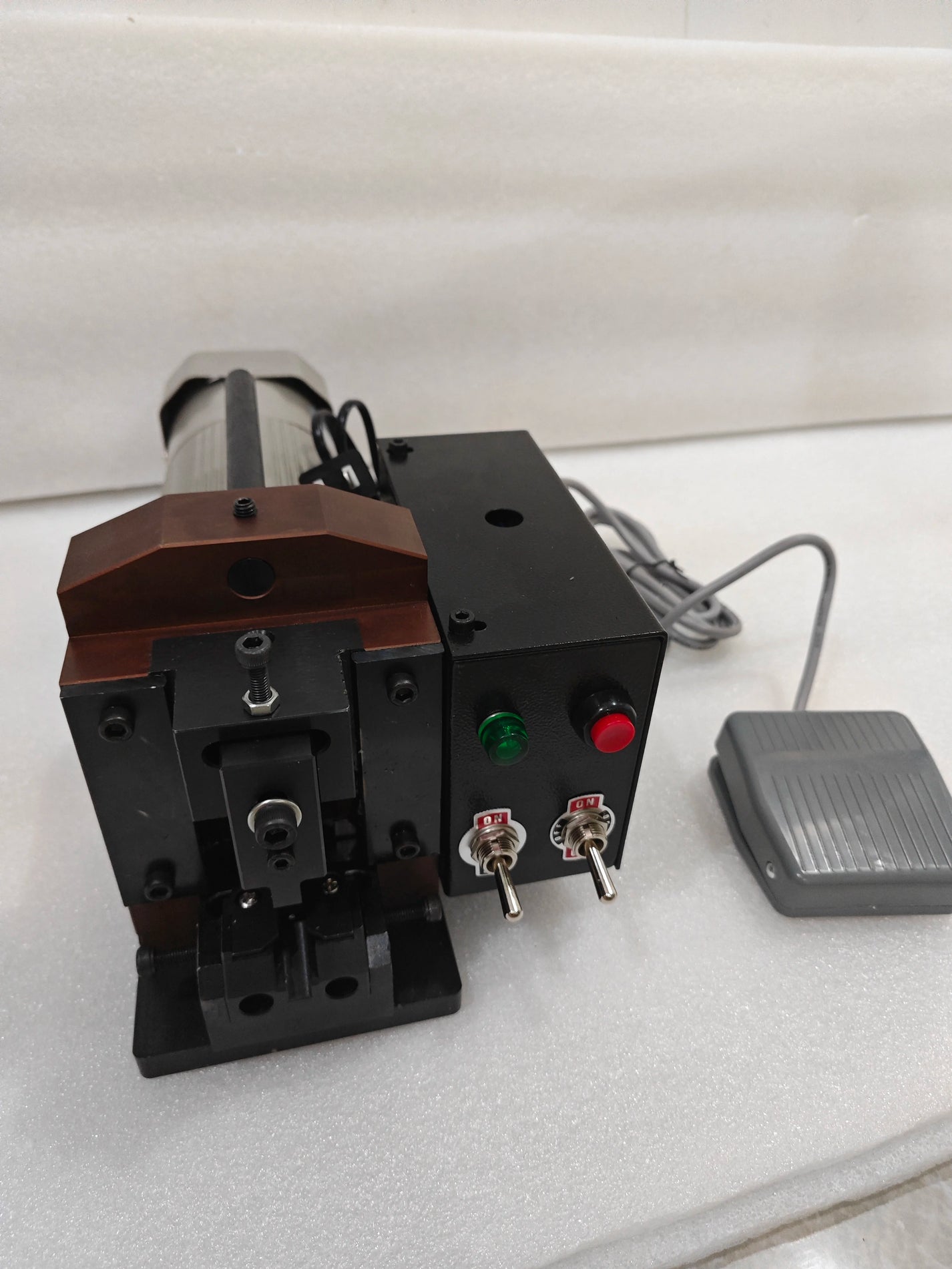 Electric Semi-Automatic RJ45 Cable Crimping Machine 2P-8P Wire