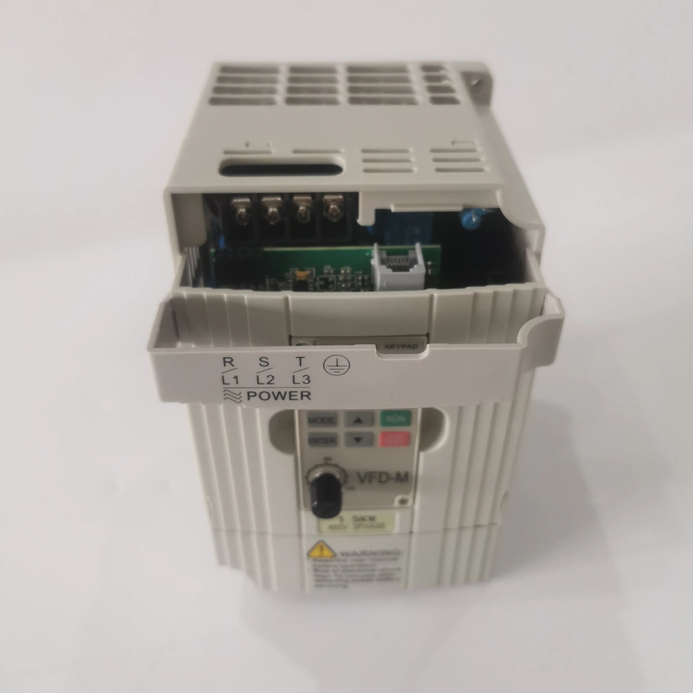 VFD015M43B AC Motor Drive 3HP 380-480V 3-Phase 4.0A 3.1kVA 0.1-400Hz Frequency Inverter product detail image 3