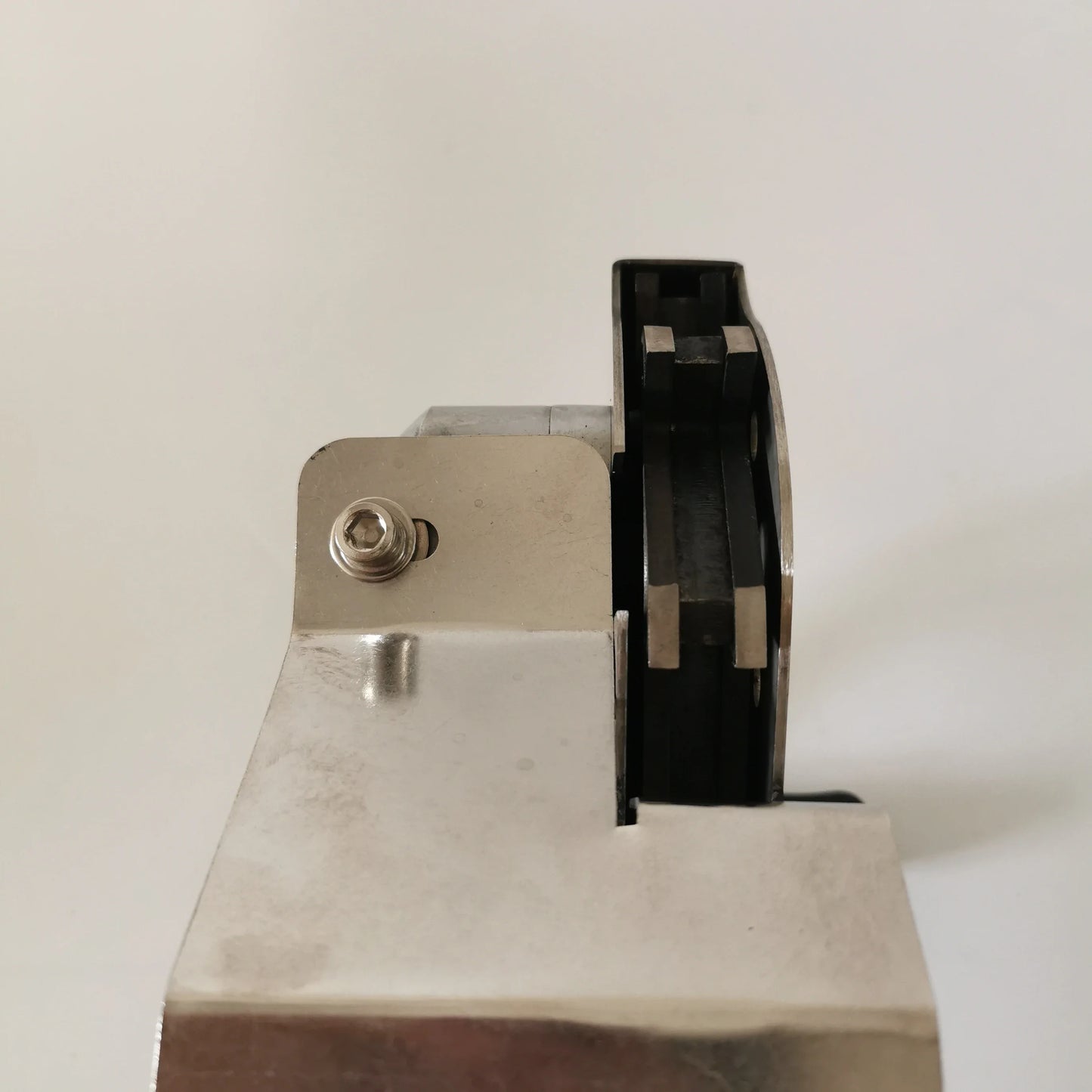 Pneumatic Waste Stripper Machine | Round Disc Claw Carton Box Cardboard Stripping & Trimming product image 6