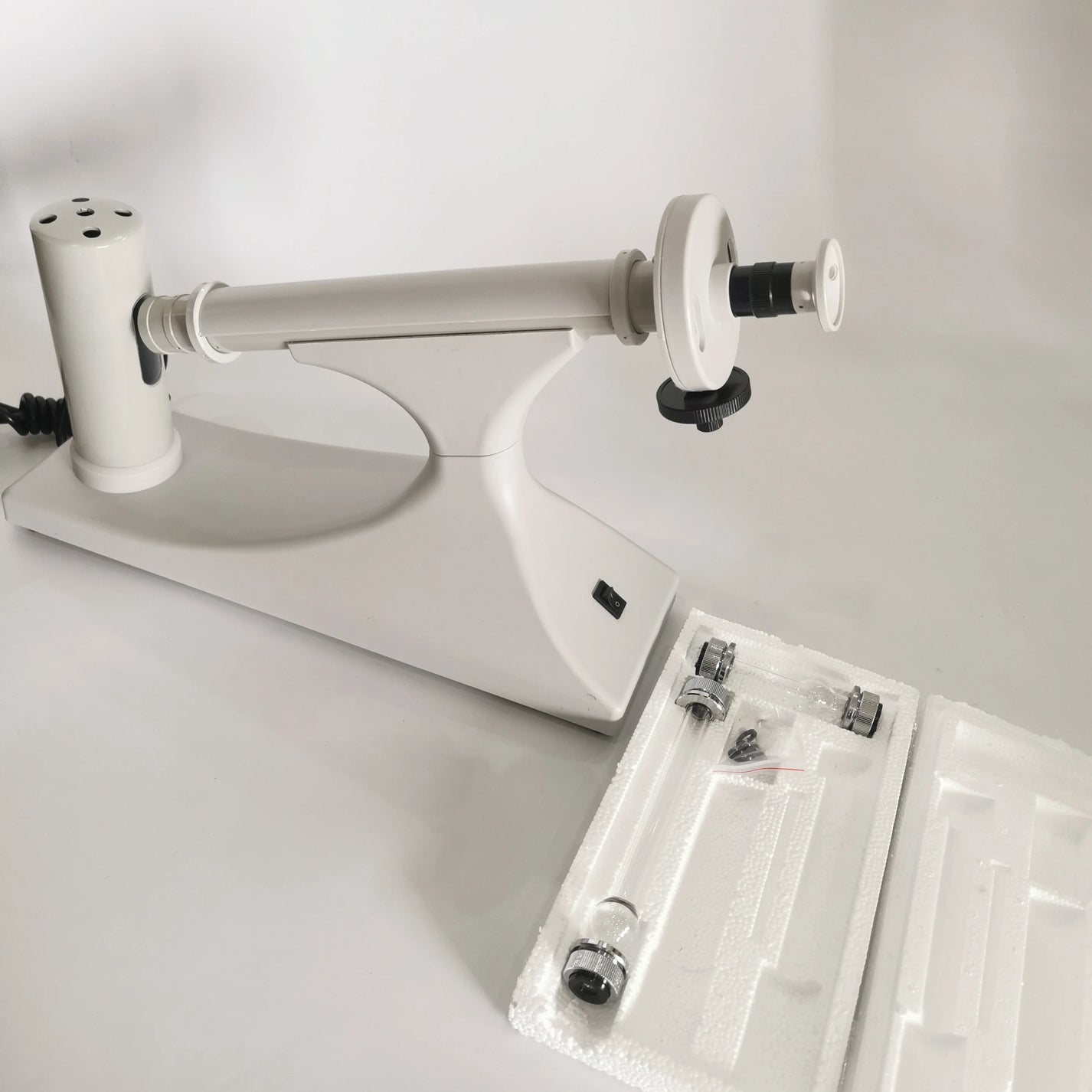 WXG-4 manual disc polarimeter sodium lamp main view