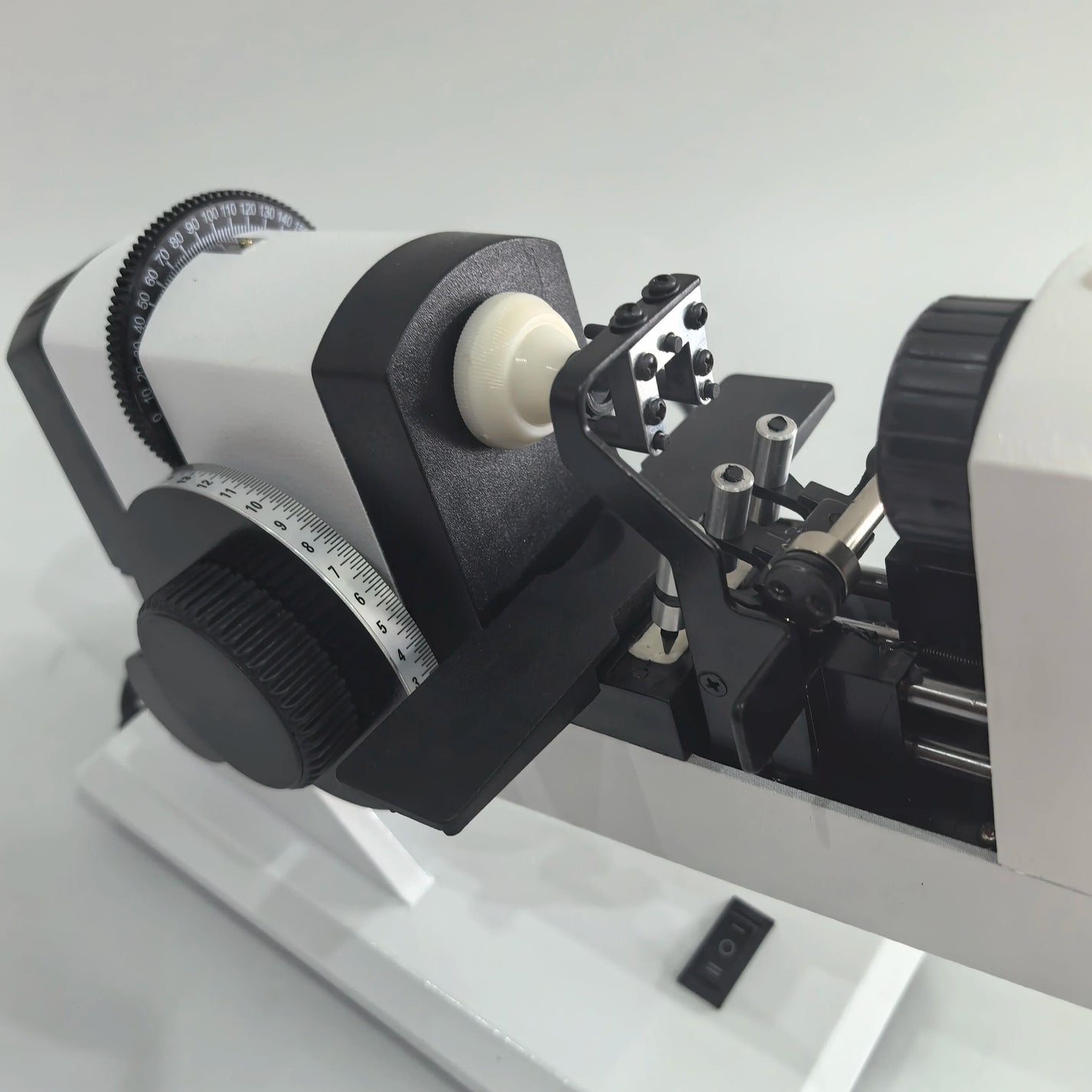NJC-4 Manual Lensmeter | Optical Lens Measuring Machine for Eyeglasses & Ophthalmic Use ±20D product detail image 5