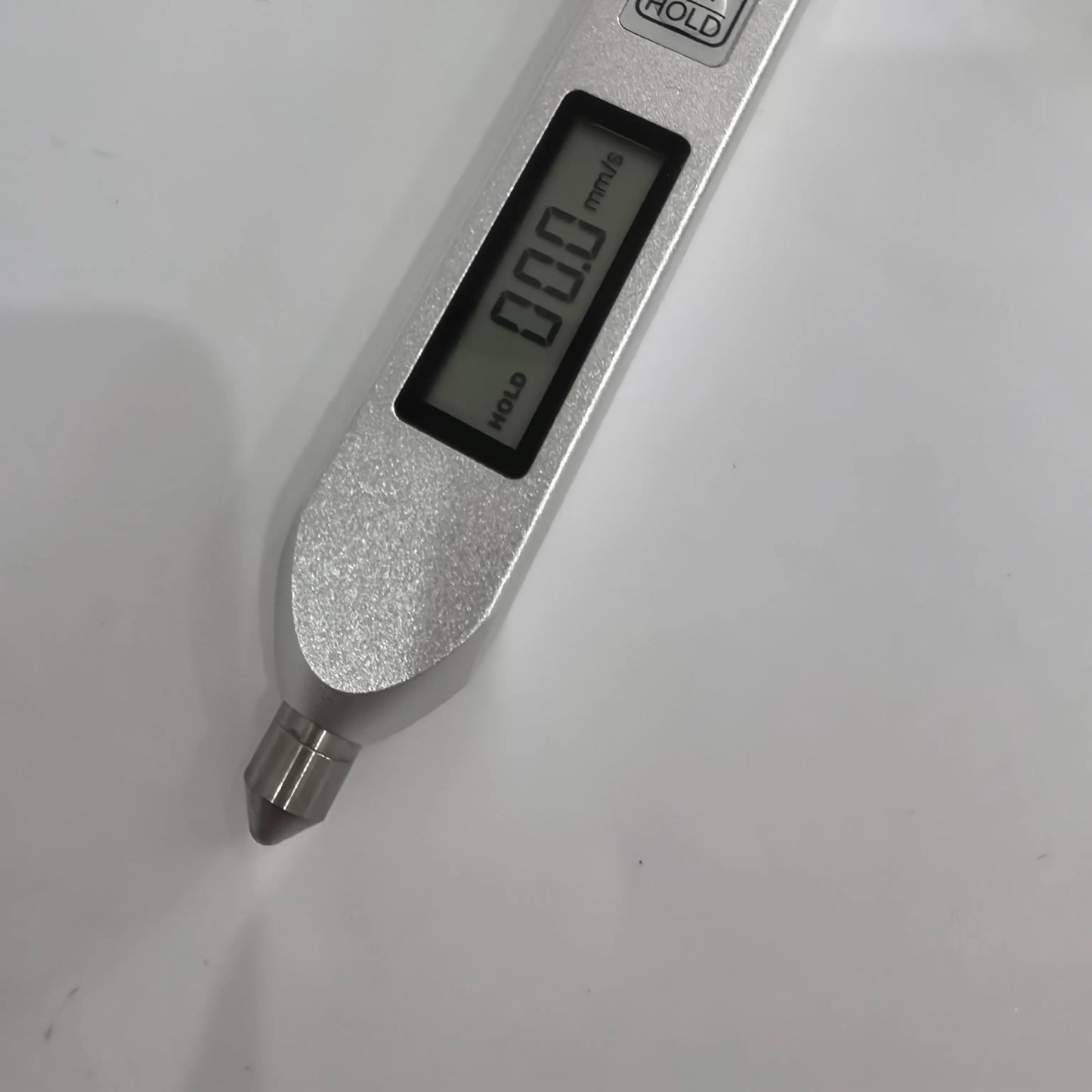 TV200 vibration tester contact probe tip and mm/s display
