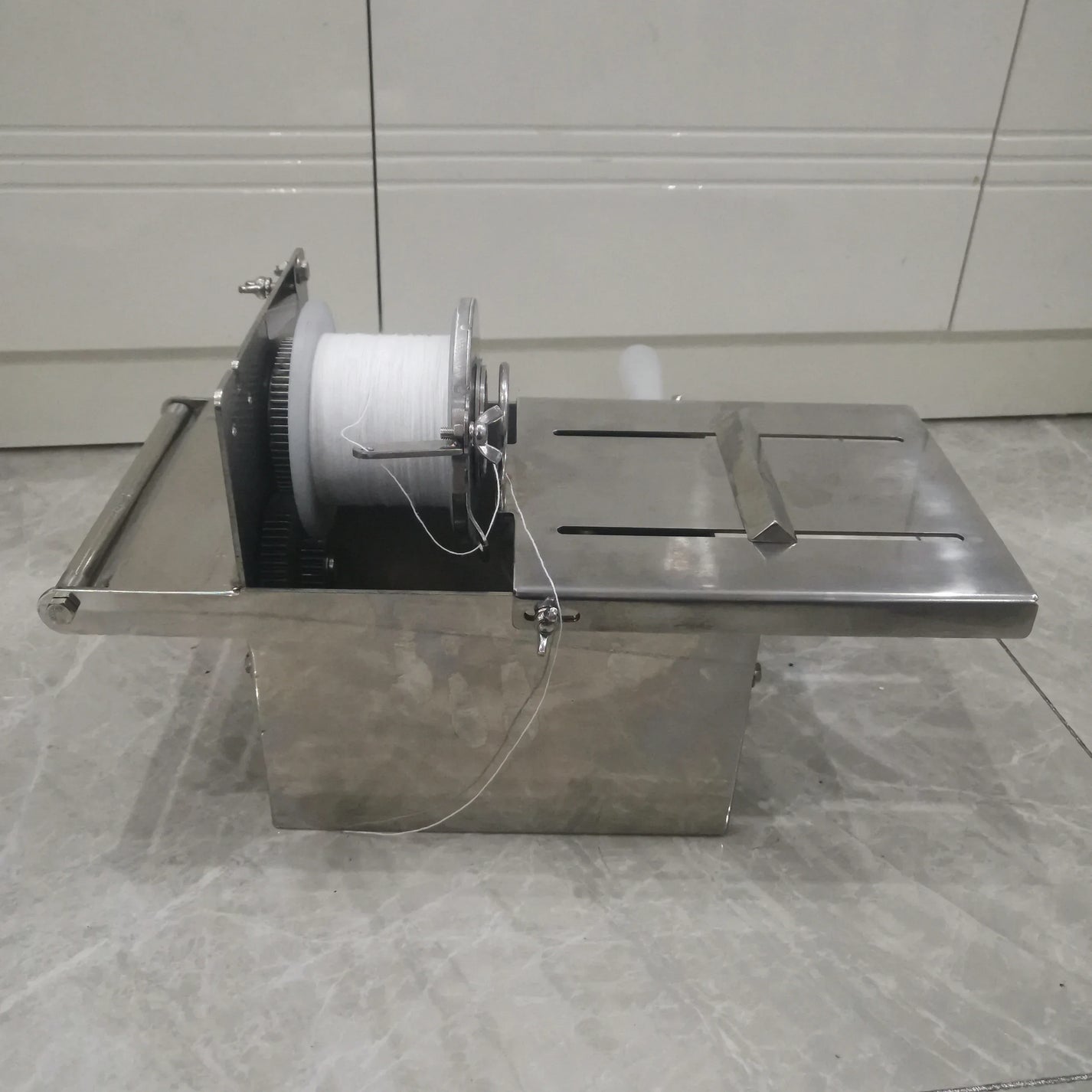 Manual Sausage Linker | Hand Rolling Salami Sausage Tying Machine with 3pcs Twine for product detail image 3