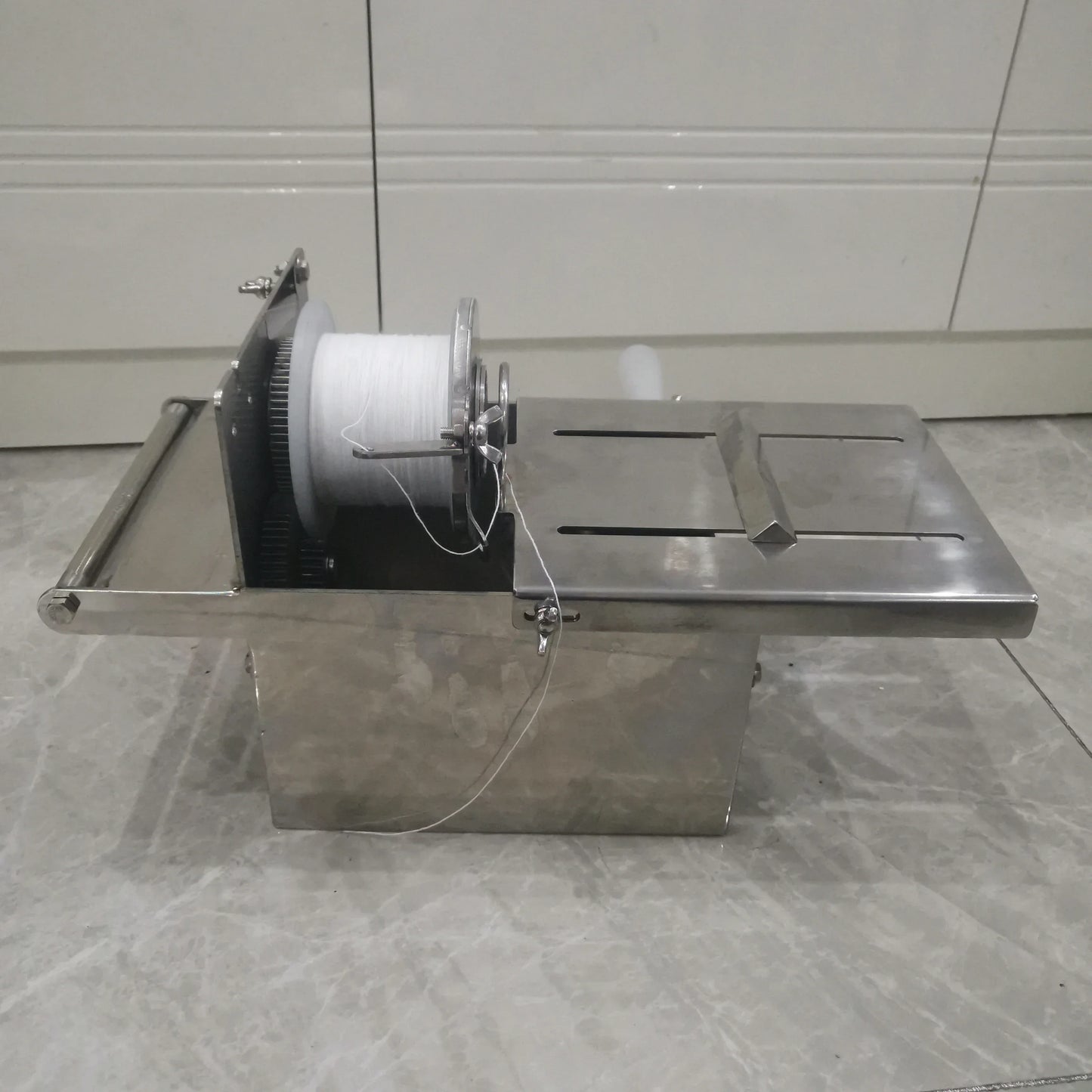 Manual Sausage Linker | Hand Rolling Salami Sausage Tying Machine with 3pcs Twine for product detail image 3