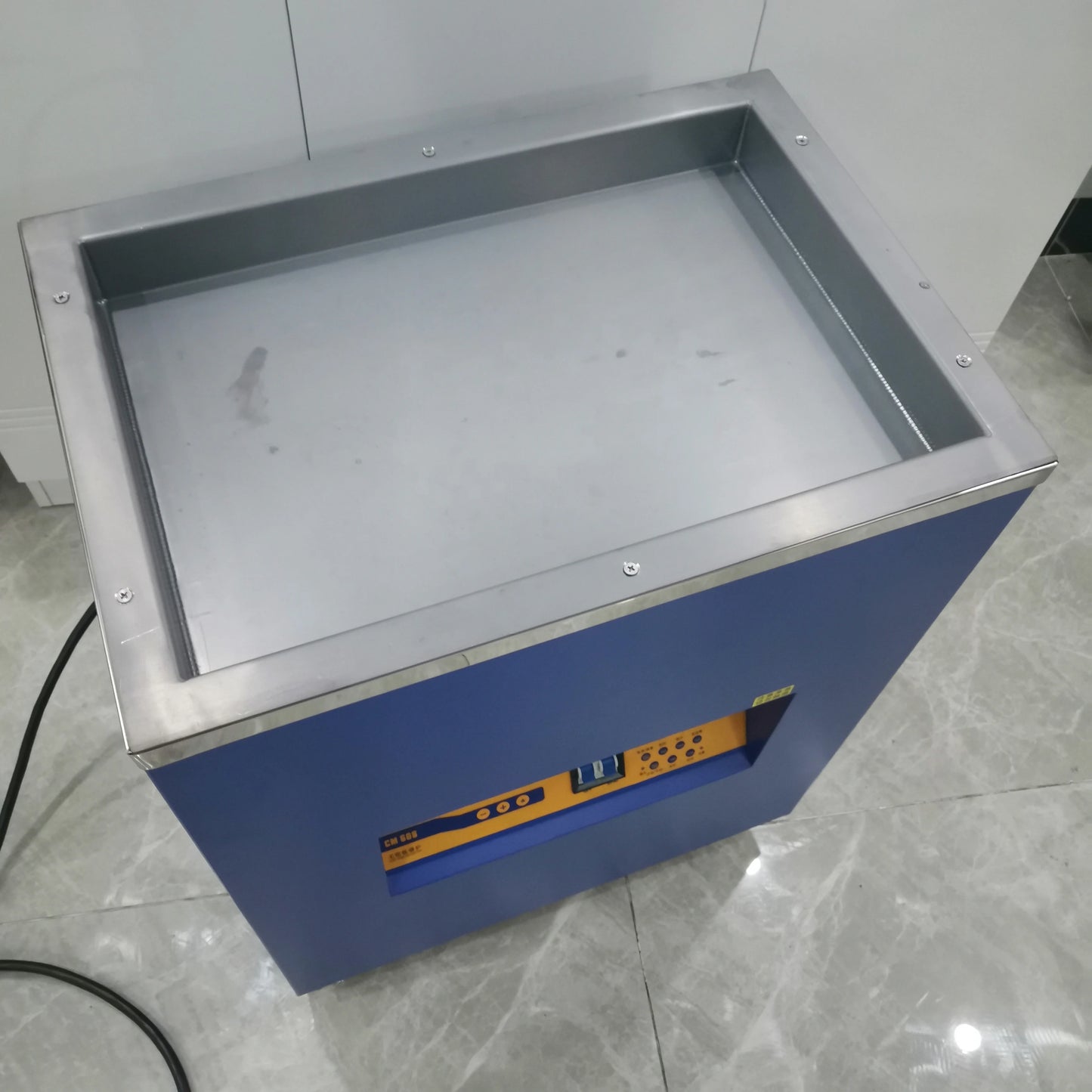 CM-608 Vertical Industrial Titanium Alloy Lead-Free Soldering Pot 3800W 600℃ Large product detail image 2