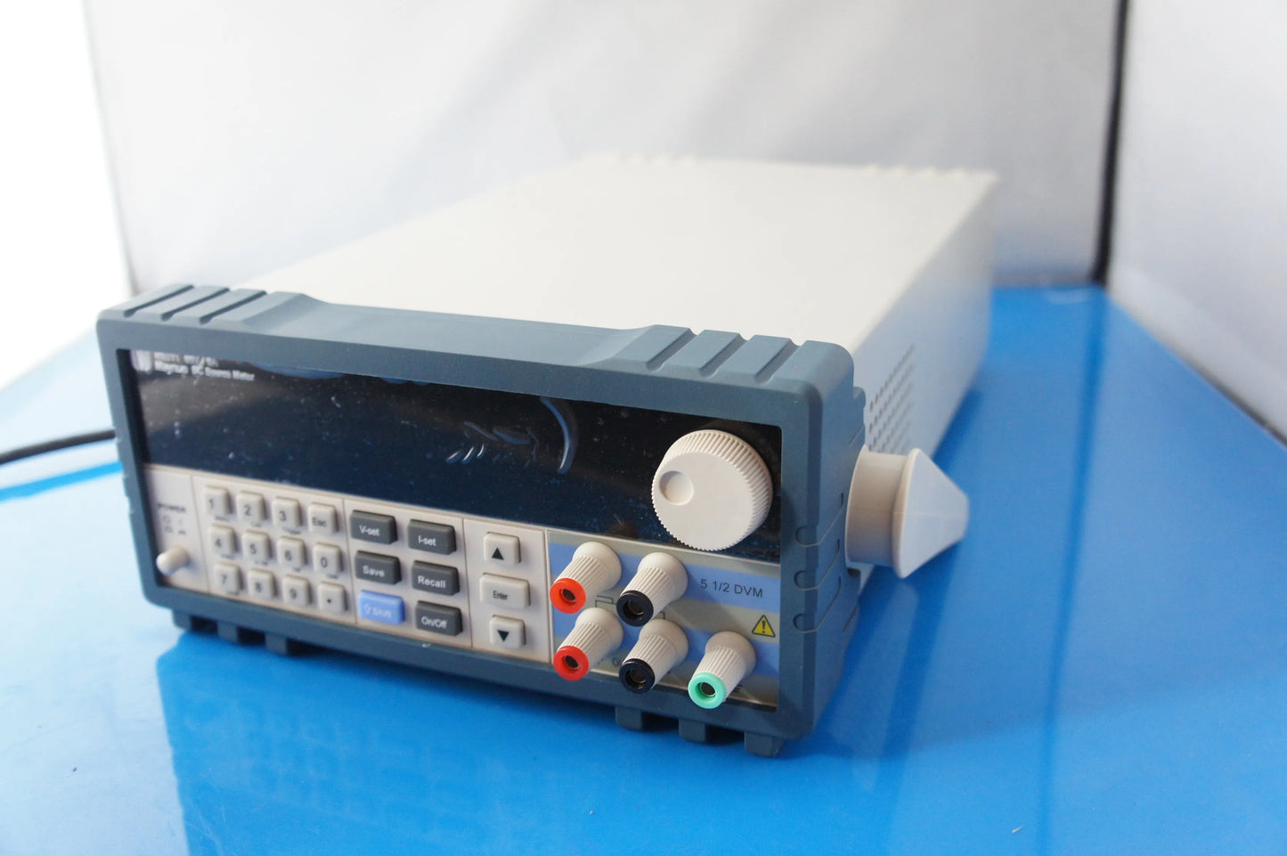 Maynuo M8811 Programmable DC Power Supply /dc source meter 0.1mV/0.01mA 5A/30V/150W product image 2