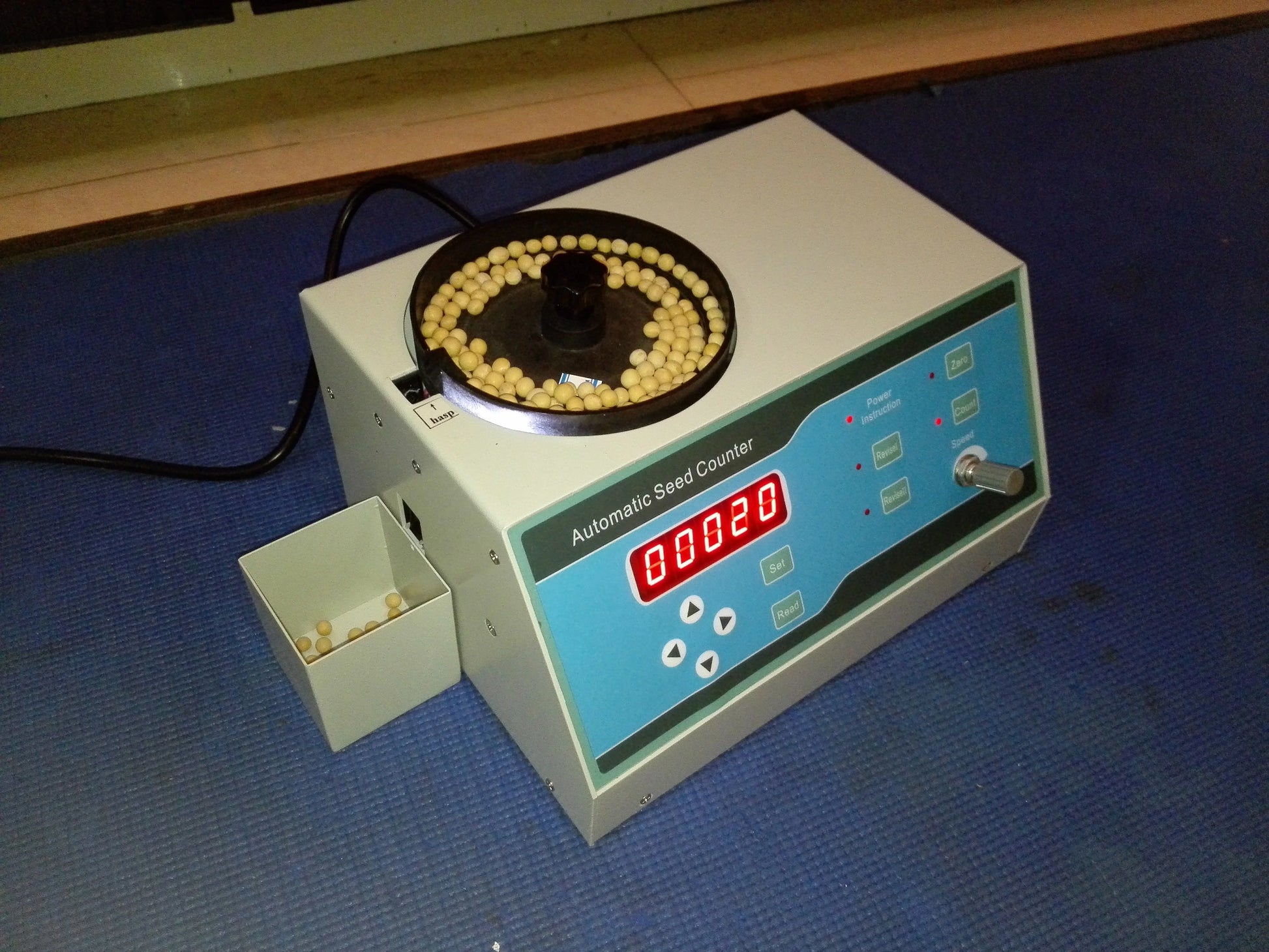 SCM-C Automatic Seed Counter | Digital Seed Counting Machine for Various Shapes 110V/220V product image 5