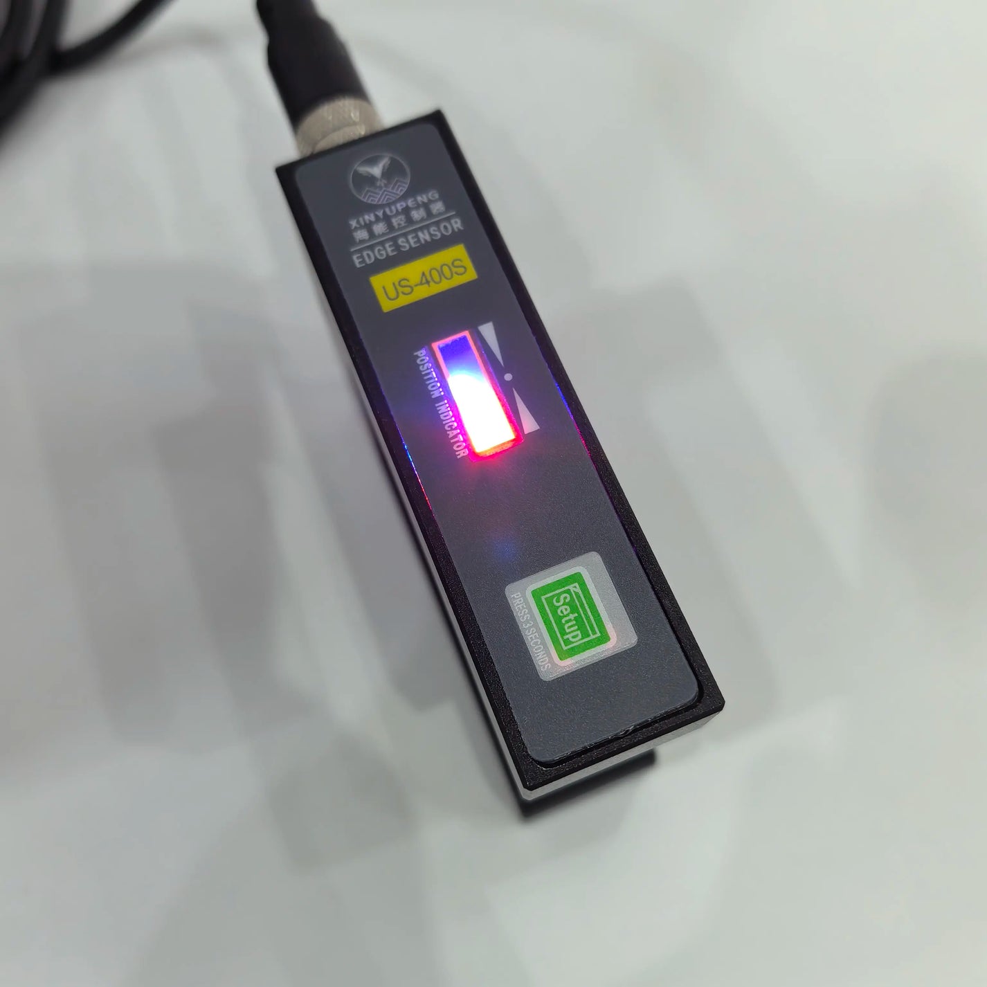 US-400S ultrasonic web edge sensor with position indicator and setup button