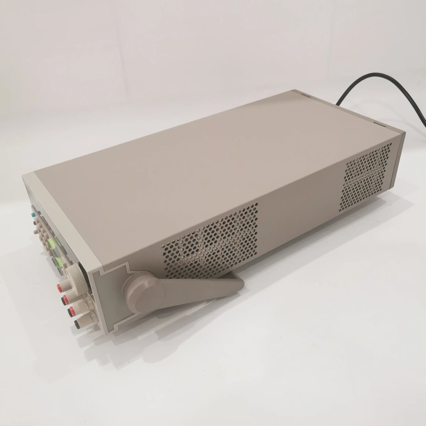 ITech IT6333A 60V/3A/180W2CH; 5V/3A/15W1CH Triple Output DC power supply product image 4