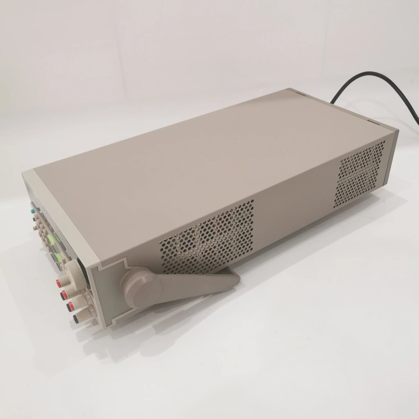 ITech IT6333A 60V/3A/180W2CH; 5V/3A/15W1CH Triple Output DC power supply product image 4