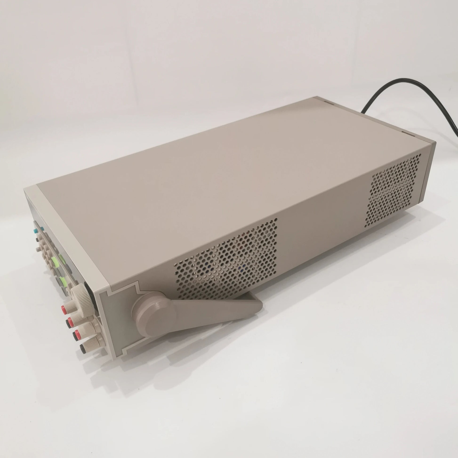 ITech IT6333A 60V/3A/180W2CH; 5V/3A/15W1CH Triple Output DC power supply product image 4