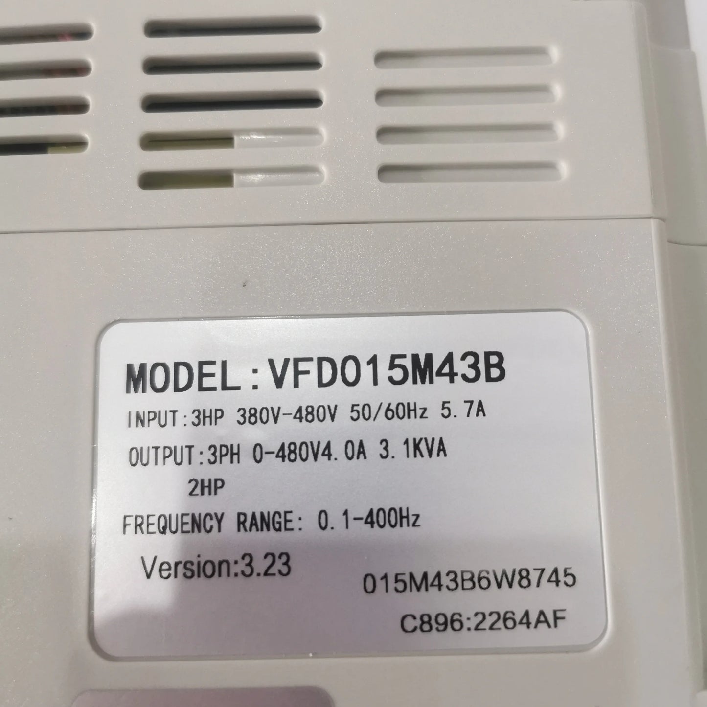 VFD015M43B AC Motor Drive 3HP 380-480V 3-Phase 4.0A 3.1kVA 0.1-400Hz Frequency Inverter product detail image 2