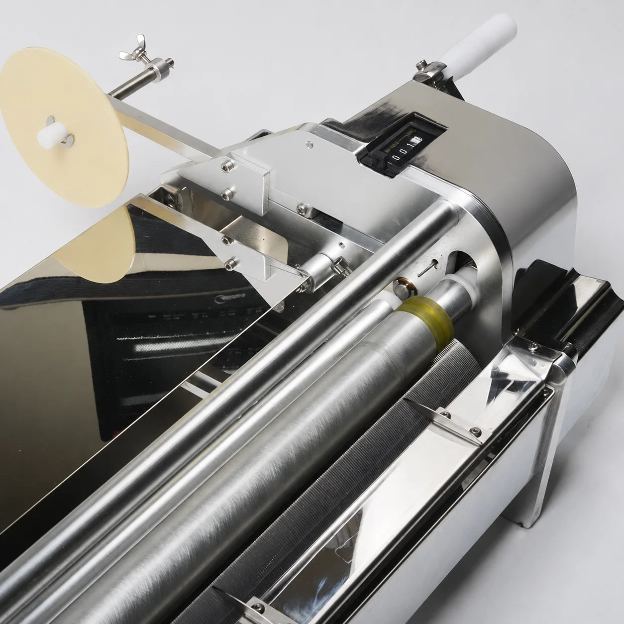 Wallpaper gluing machine glue thickness adjustment detail