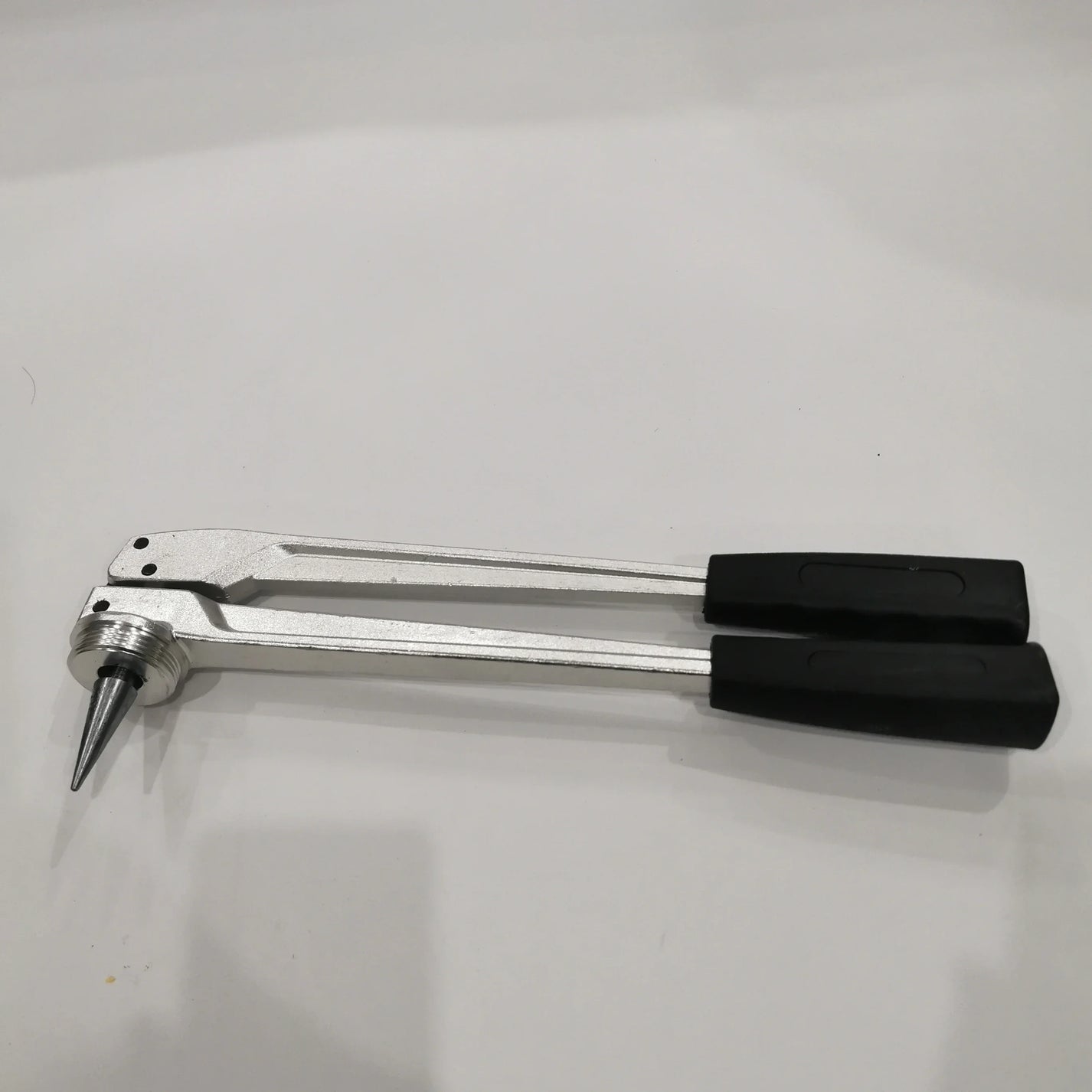 PEX1632 Clamping Tool | Plumbing Crimping Tool for 16–32mm Rehau System Pipe Fittings product detail image 6