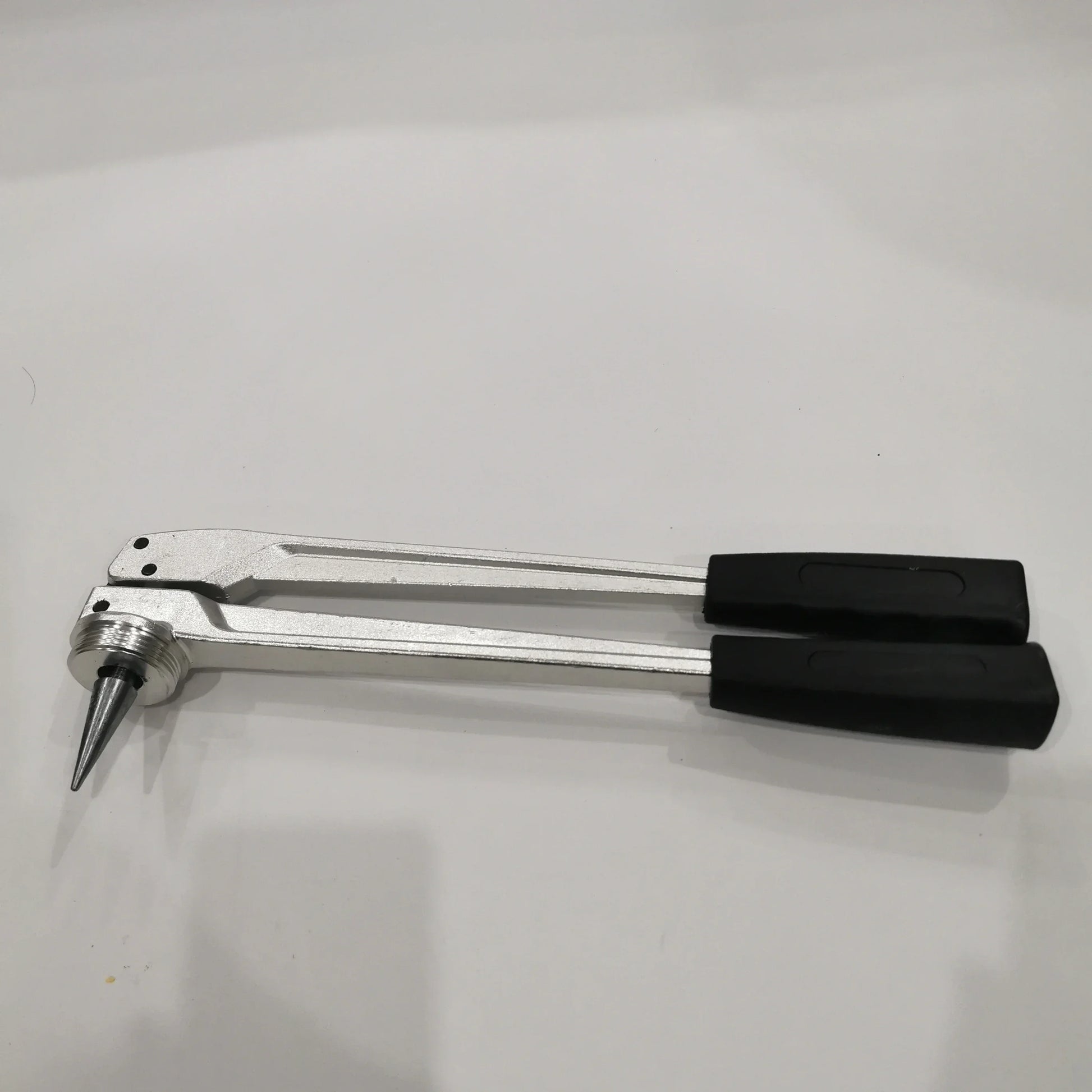 PEX1632 Clamping Tool | Plumbing Crimping Tool for 16–32mm Rehau System Pipe Fittings product detail image 6