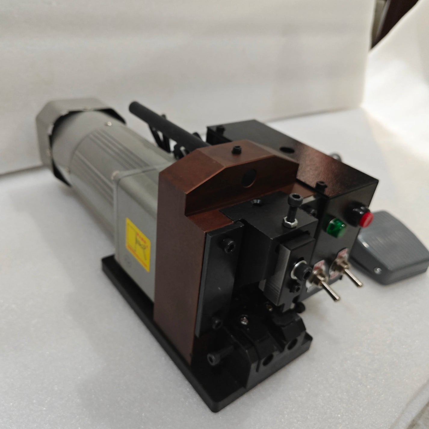 Electric Semi-Automatic RJ45 Cable Crimping Machine 2P-8P Wire Crimper for RJ11 RJ12 Network product image 3