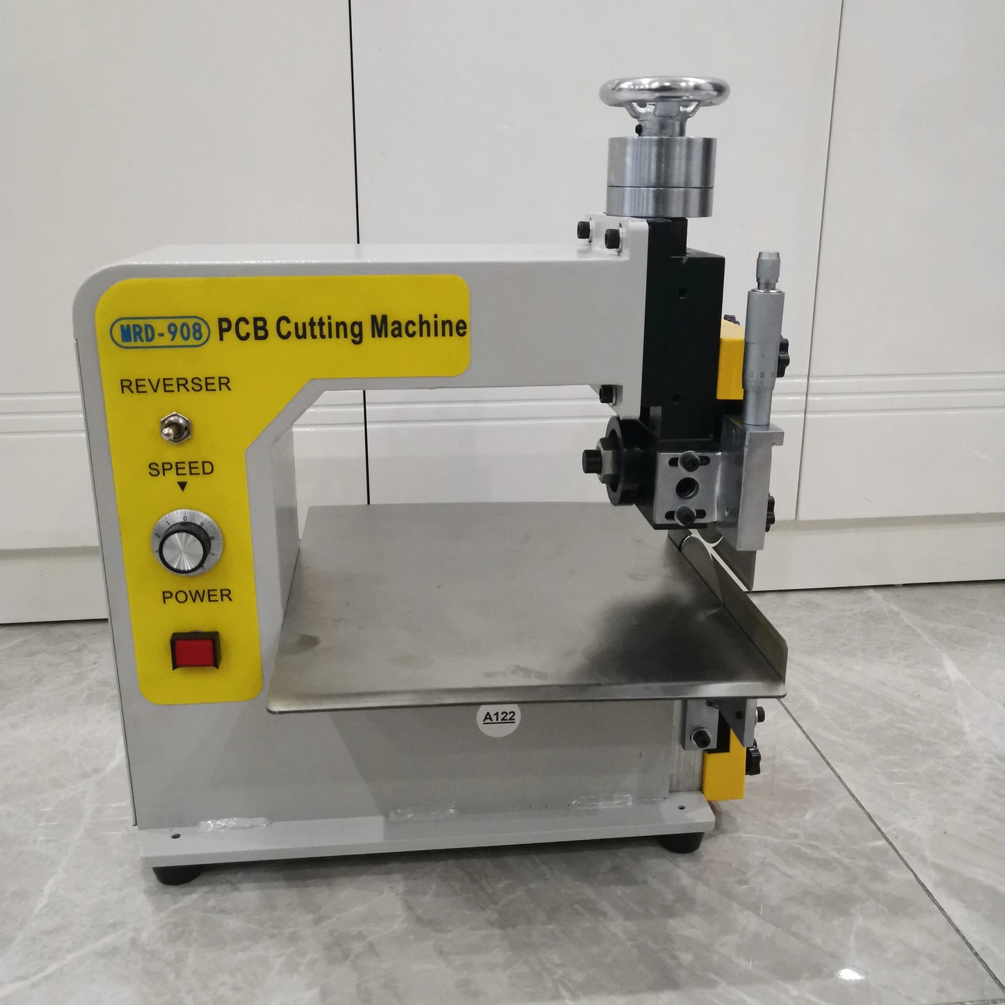 V-cut PCB Cutting Machine Groove Cutter Separator Machine for Pcb Separating 110V/220V product detail image 4