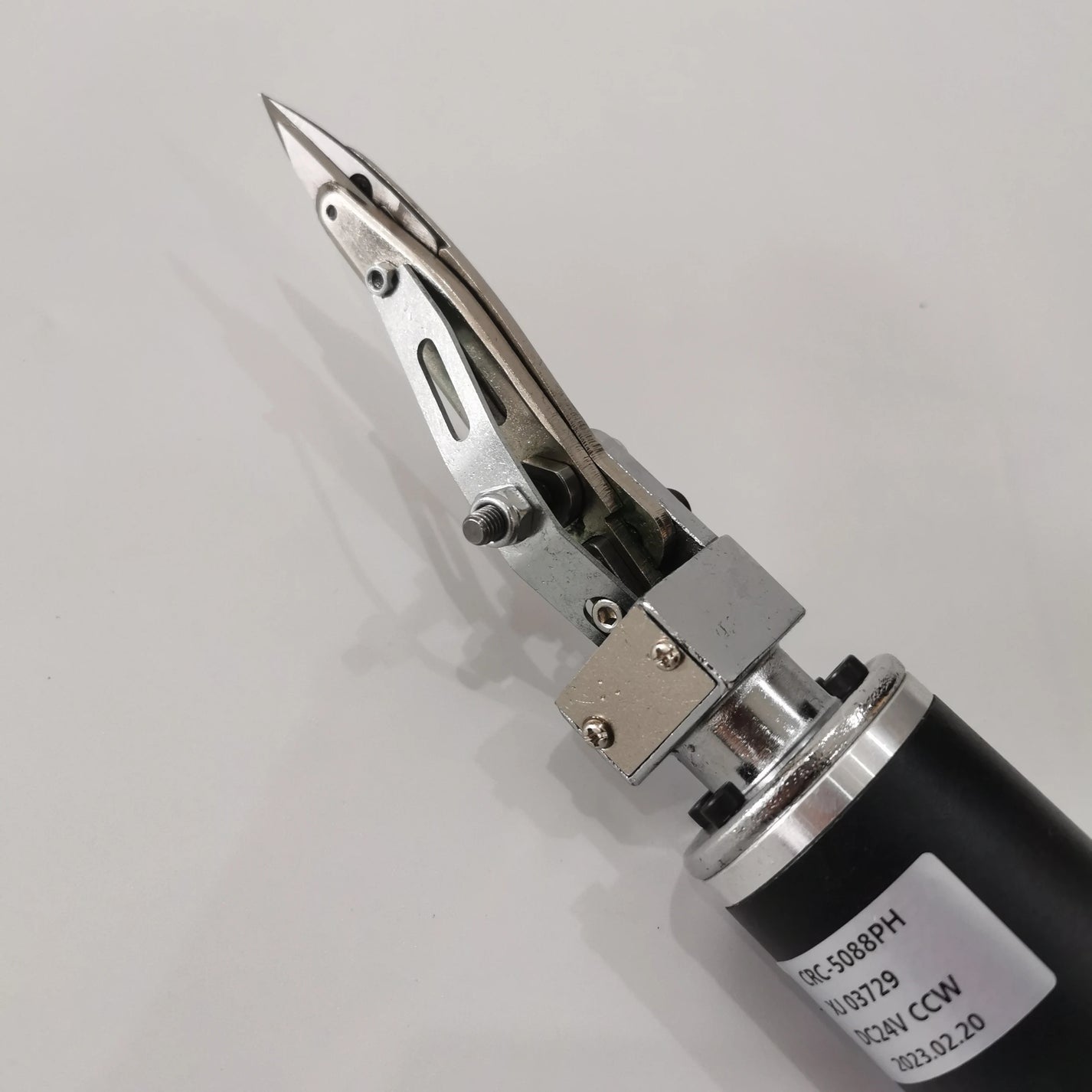 Electric rug shears for handmade carpet carving and edge shaping