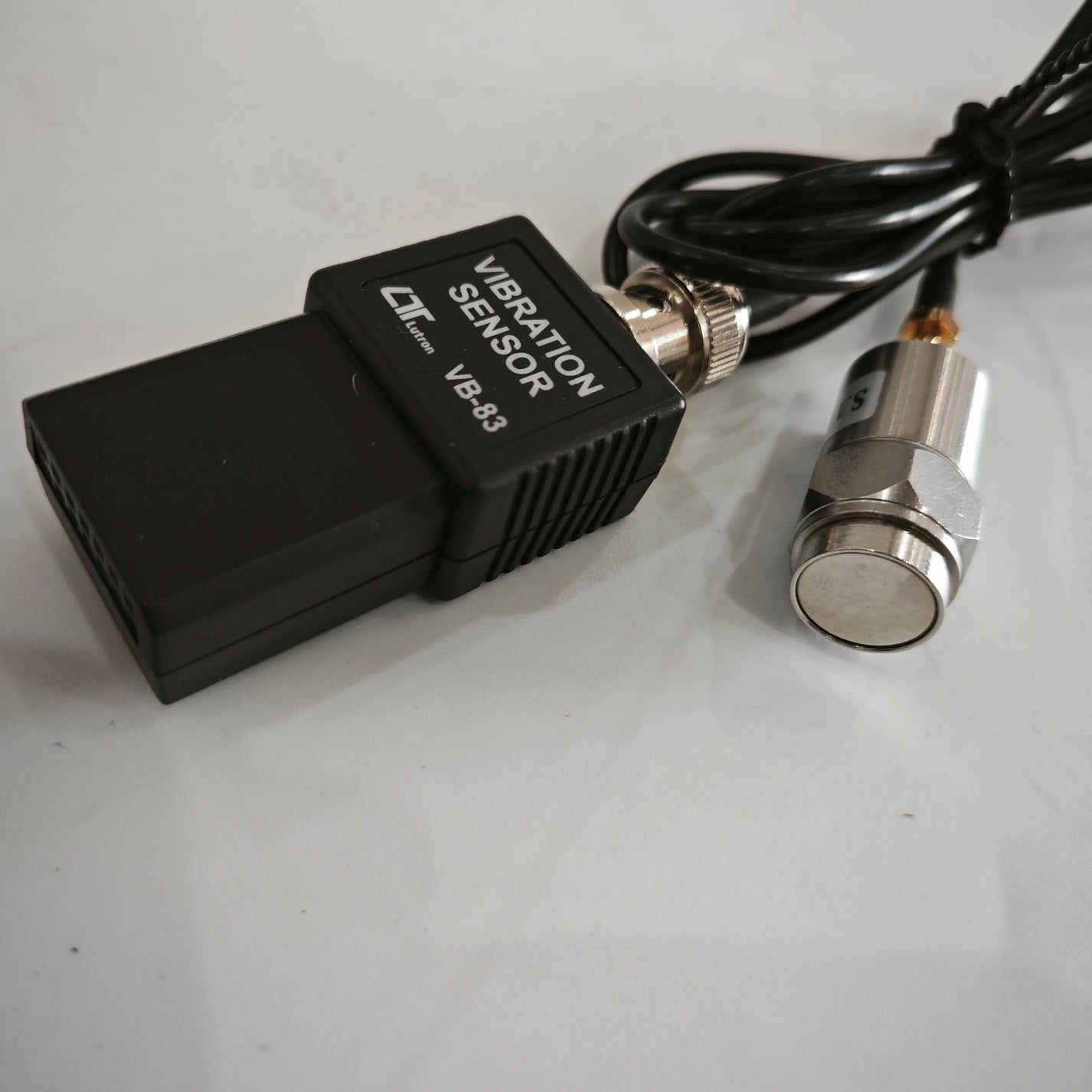 VB-83 vibration sensor label with magnetic base for Lutron BVB-8207SD