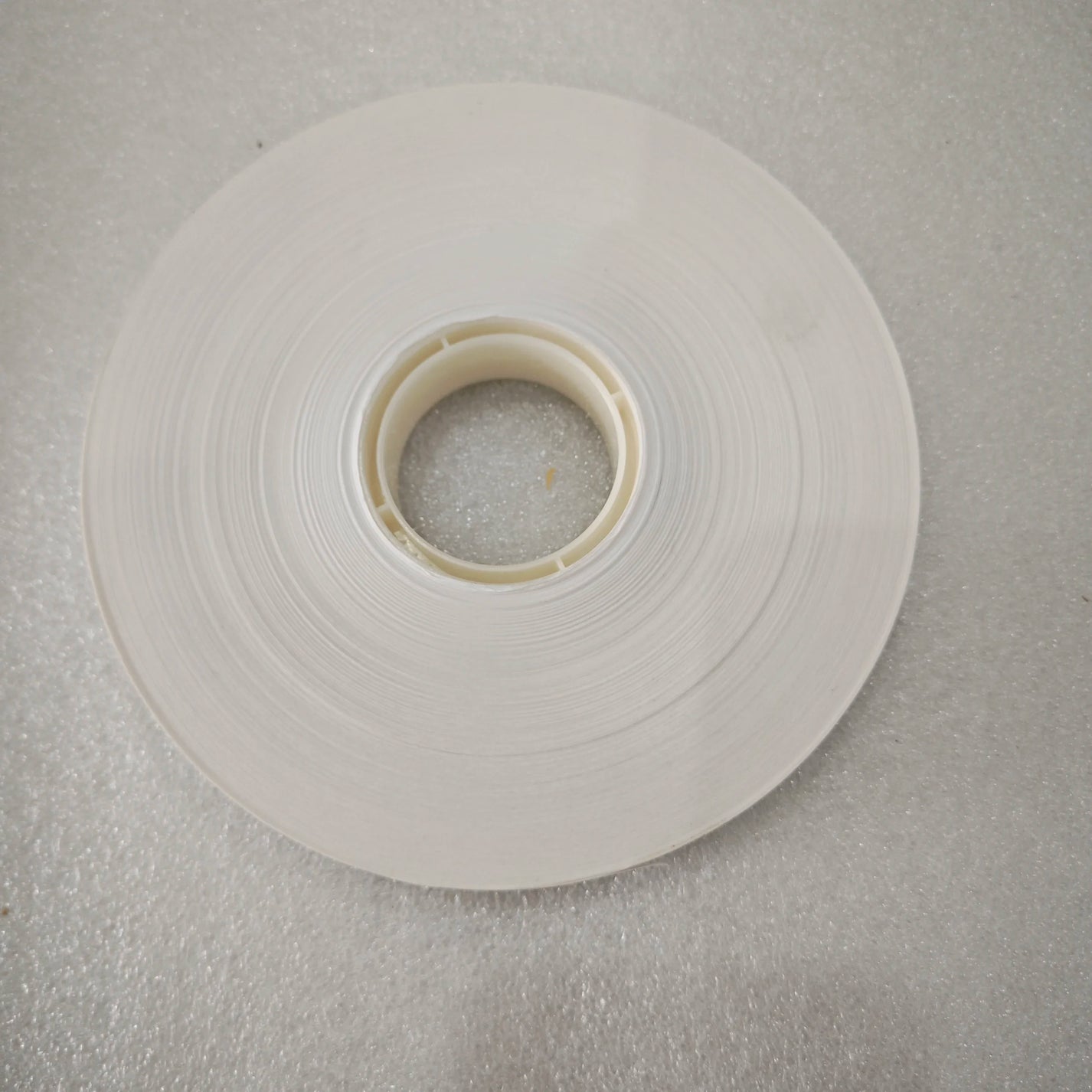 Top view of 20mm paper banding tape roll with 5cm inner diameter