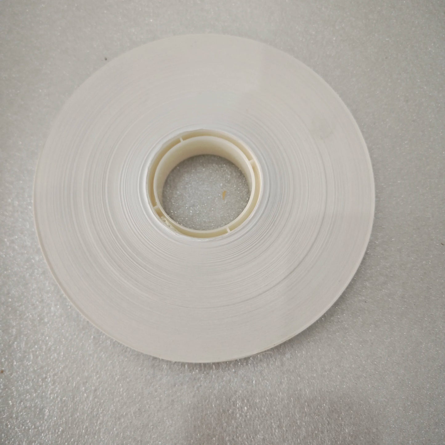 Top view of 20mm paper banding tape roll with center core