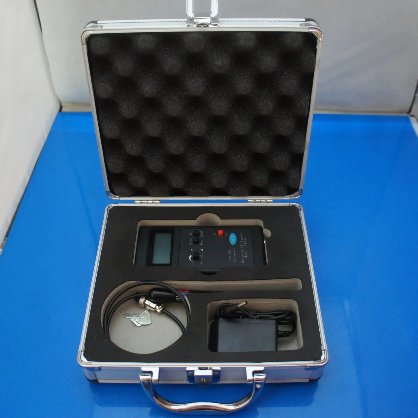 BST100 Professional Gaussmeter | Magnetic Field Tesla Meter BST-100 0~2000mT High Precision product detail image 2