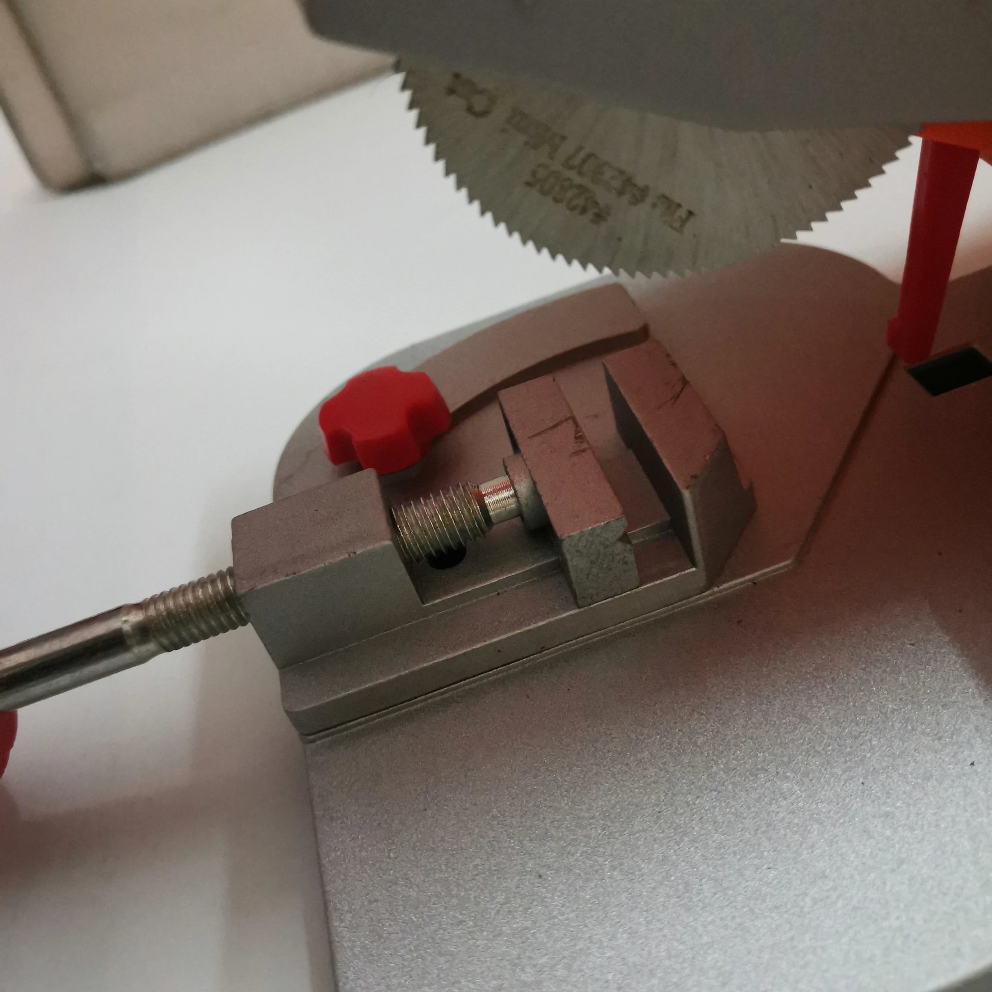 Mini Bench Cut-Off Saw, 90W, 0-45 deg Miter product image 5