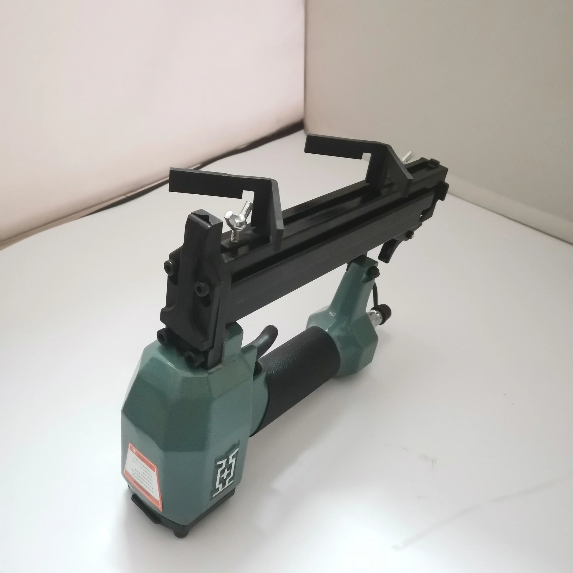V- Nailer Series V1015 Pneumatic Picture Frame Joiner Picture Frame Nailer product detail image 4