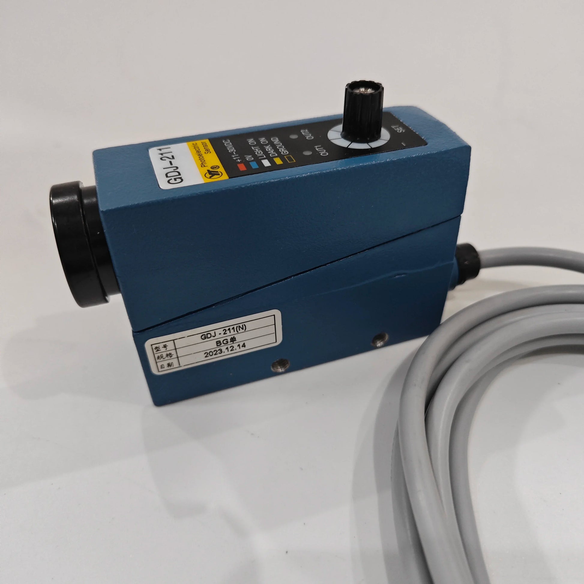 GDJ-211 color code sensor photoeye product view for industrial machine replacement
