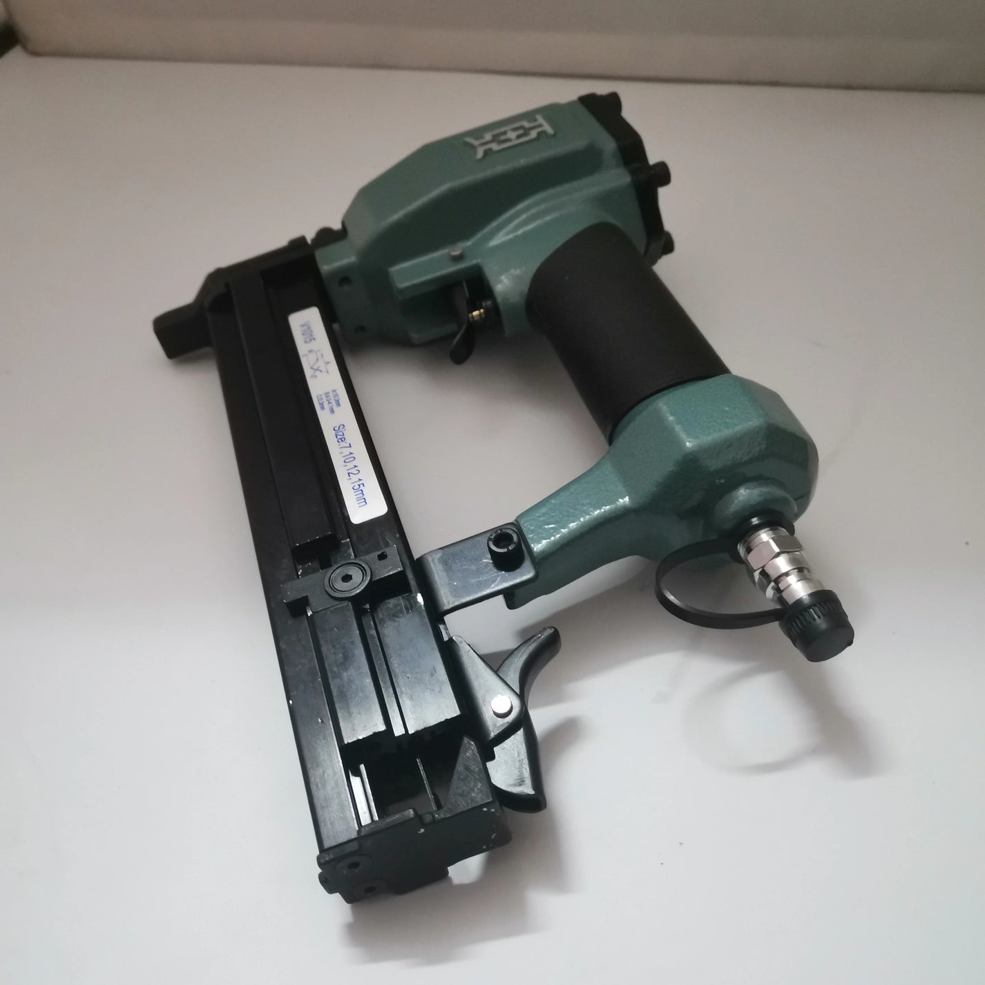 V- Nailer Series V1015 Pneumatic Picture Frame Joiner Picture Frame Nailer product detail image 3