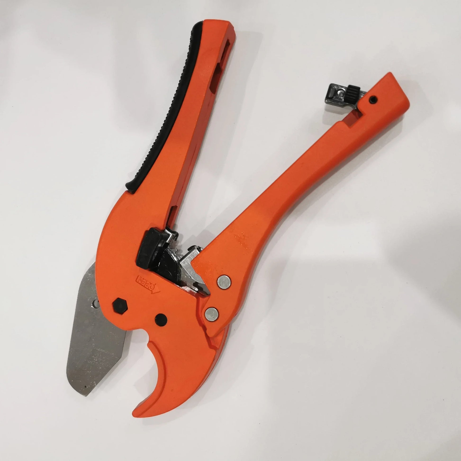 PEX1632 Clamping Tool | Plumbing Crimping Tool for 16–32mm Rehau System Pipe Fittings product detail image 3