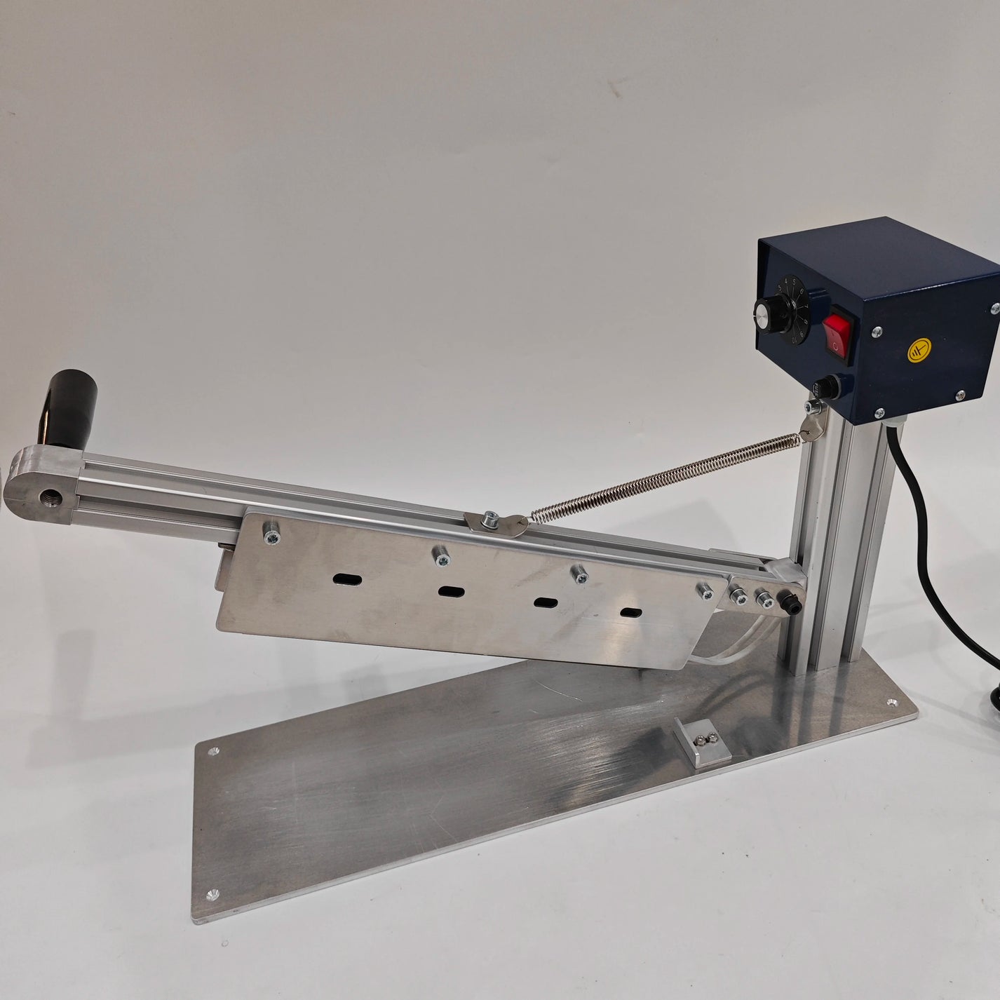 KD-90 electric hot knife cutter side view with handle and cutting guide