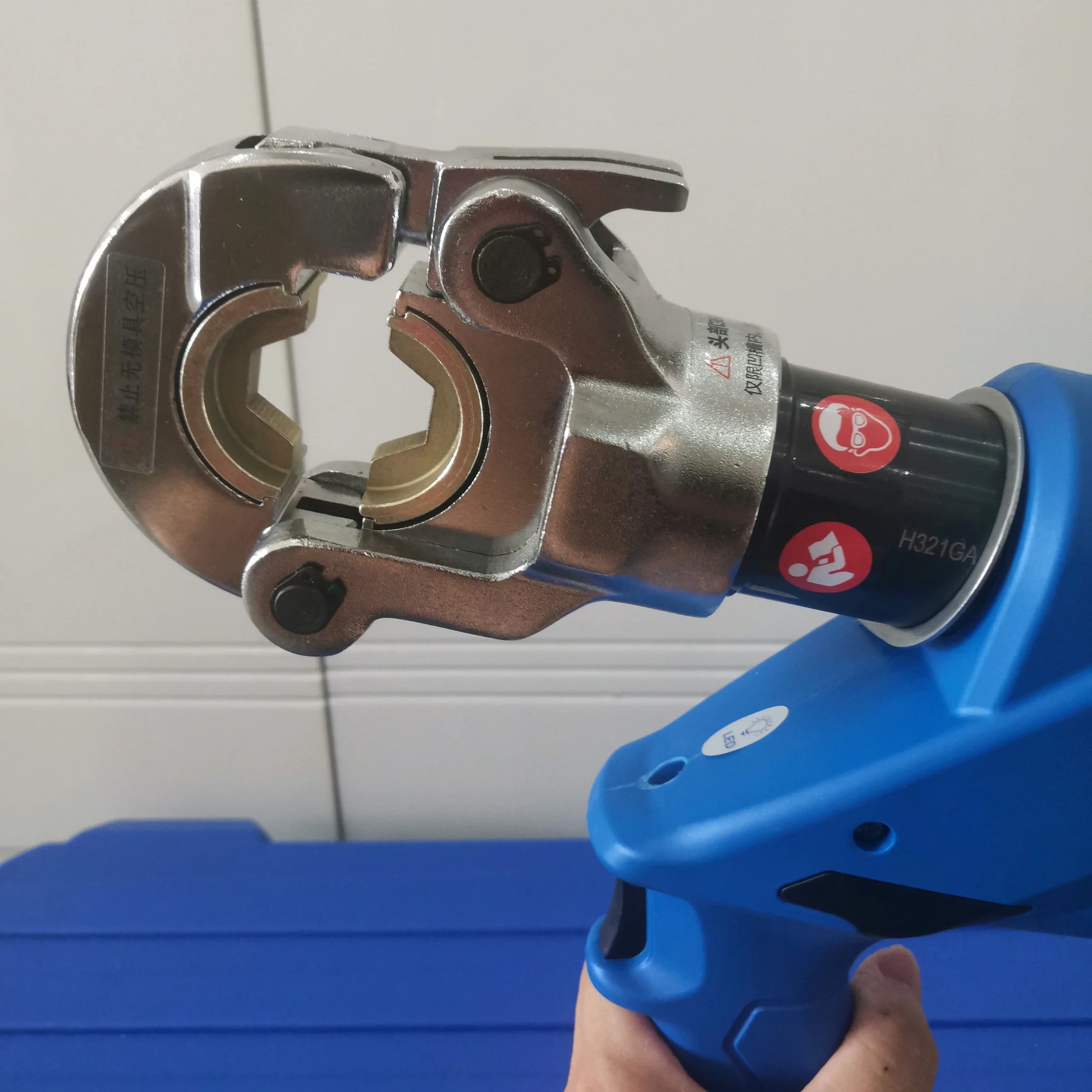 HL300 Electric Hydraulic Crimping Tool | Battery Powered Cable Crimper Pliers 10–300mm² product image 4