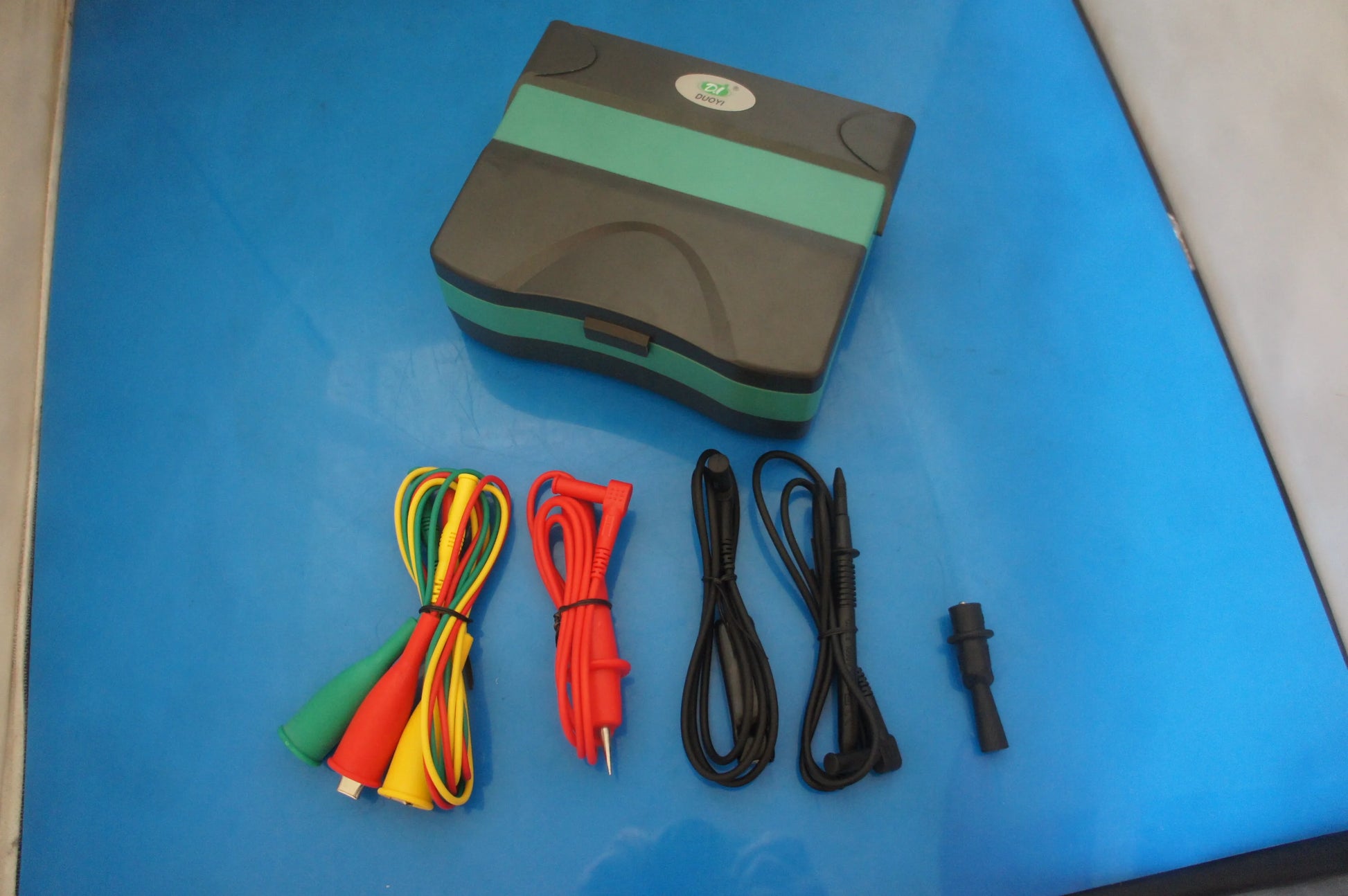 DY5102 3-in-1 Insulation Tester Megohmmeter 2500V with Voltmeter & Phase Indicator Digital product detail image 2