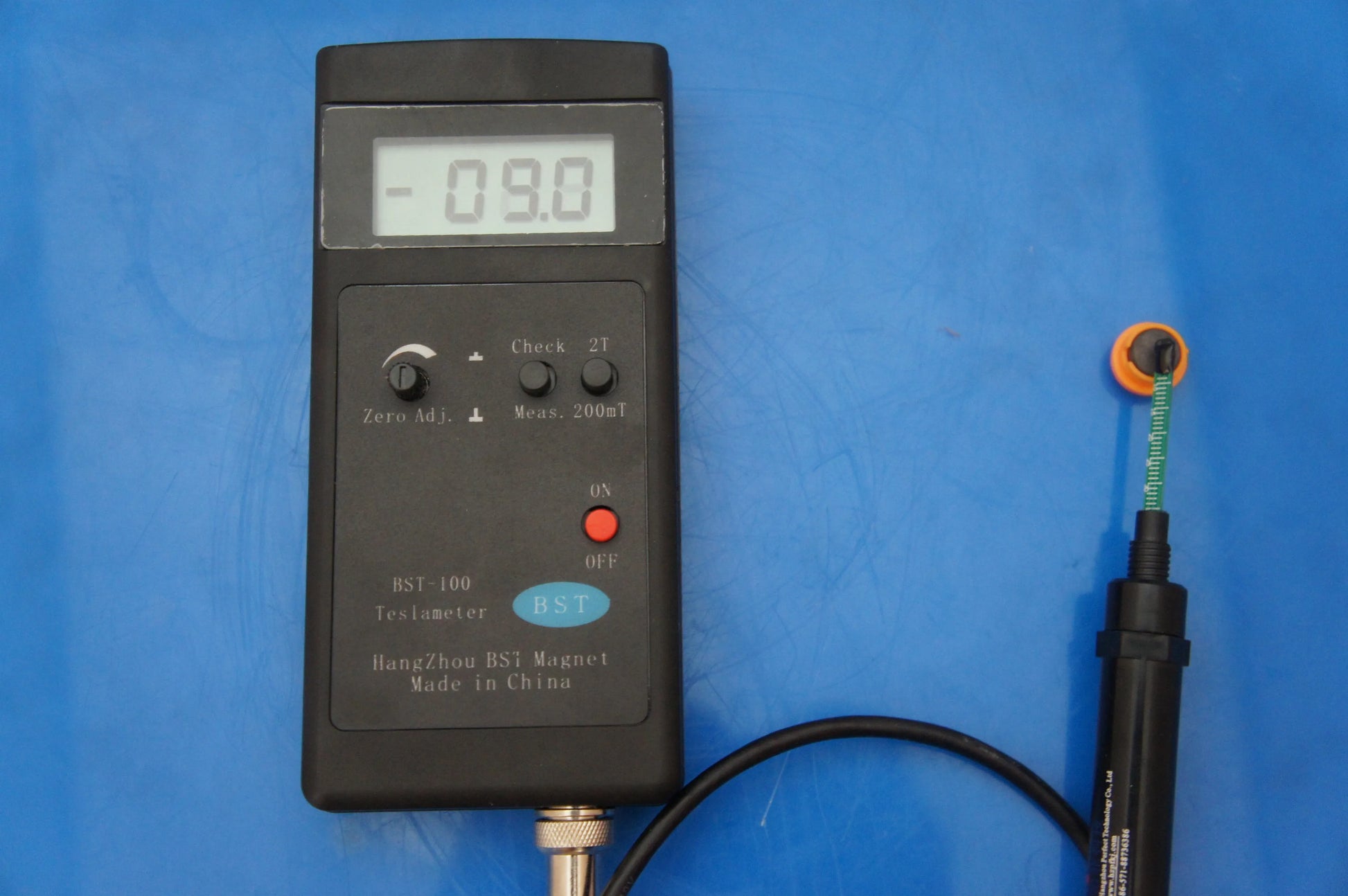 BST100 Professional Gaussmeter | Magnetic Field Tesla Meter BST-100 0~2000mT High Precision product detail image 5