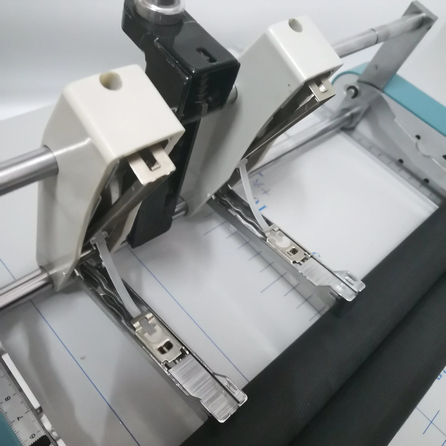 Lens Stress Tester for Finished Glasses - Fast, Accurate, LED Light Source, Easy-to-Use product detail image 6