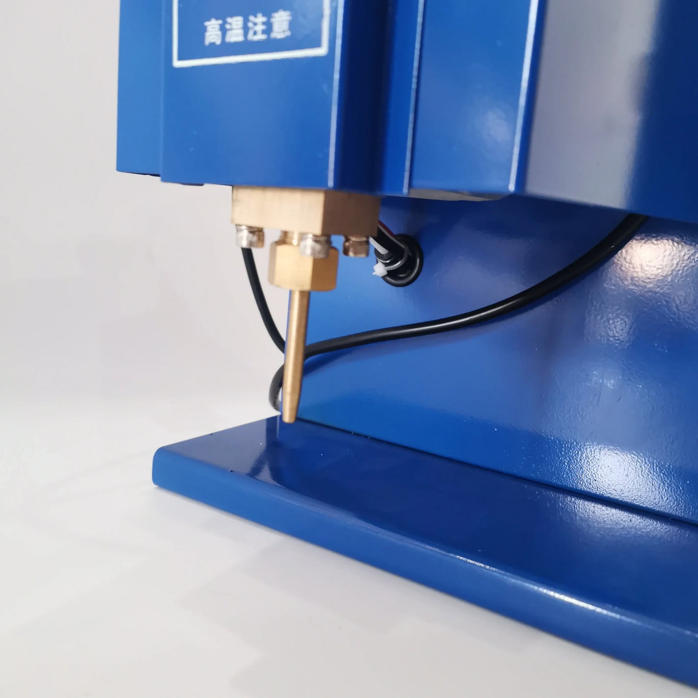 Hot melt glue applicator machine for bonding work